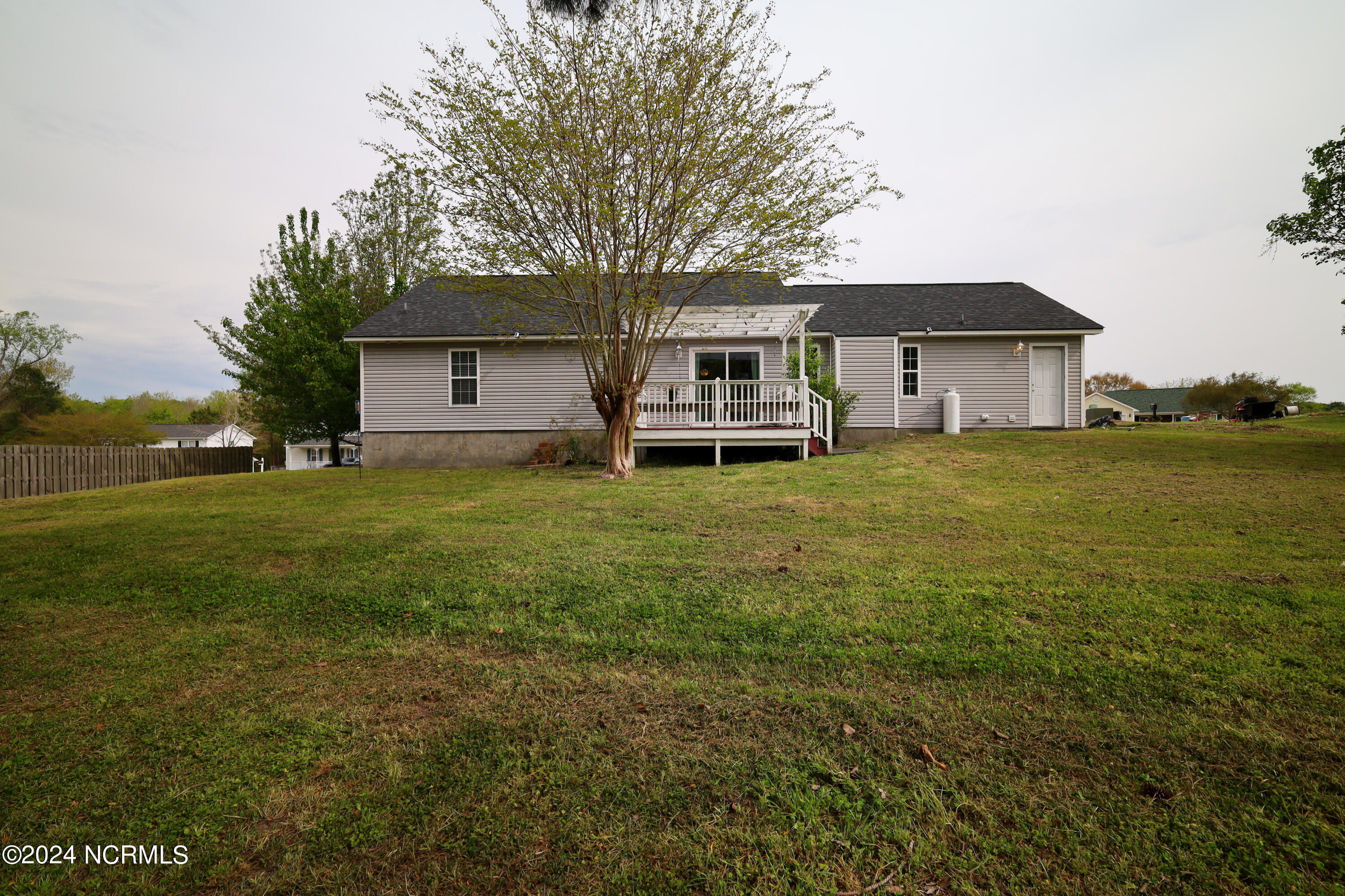 100546185 | Photo 31