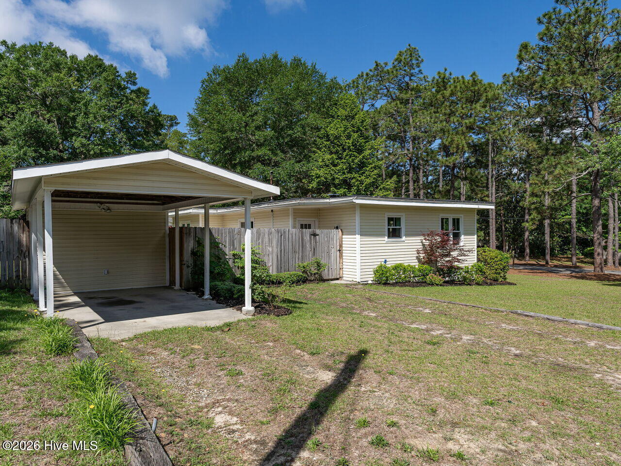 026-1280x960-carport