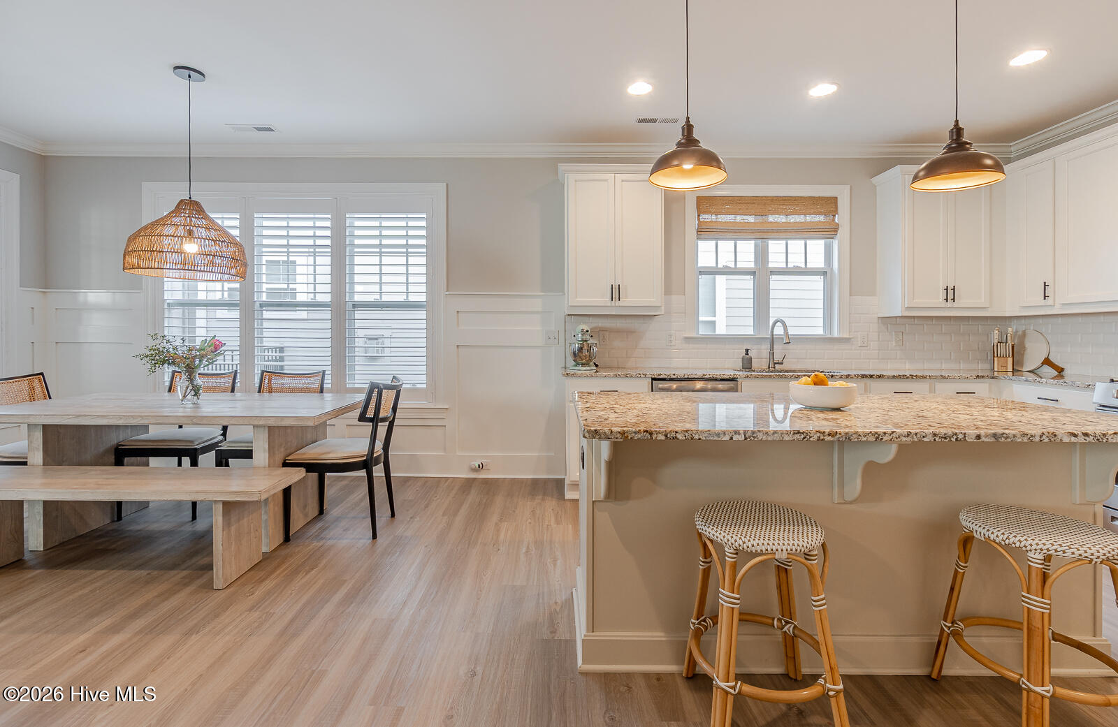 100555037 | Photo 26