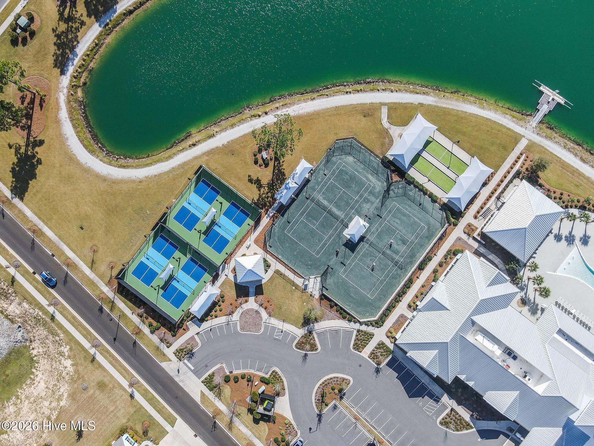 100560381 | Photo 33