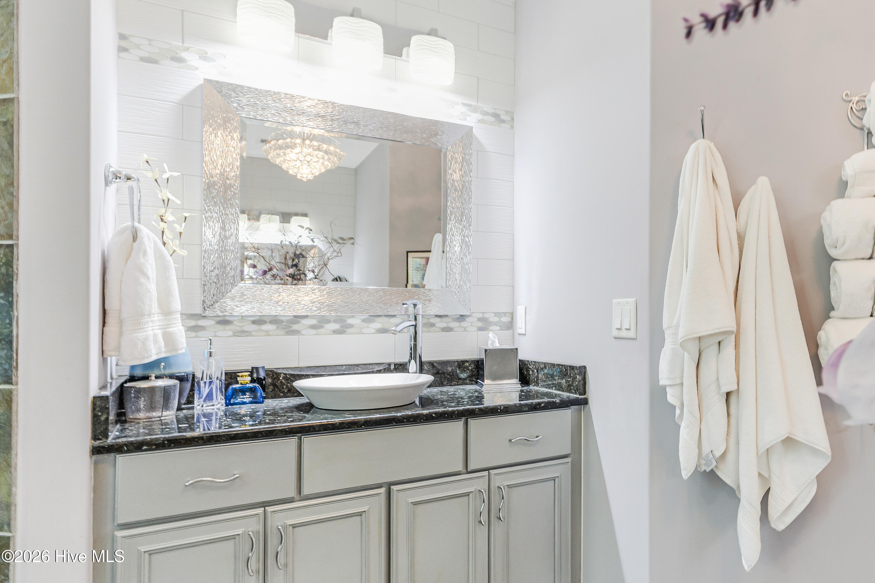 100570031 | Photo 34