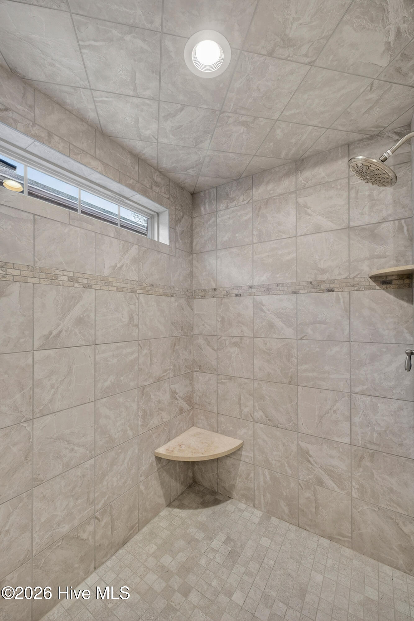 100557341 | Photo 39