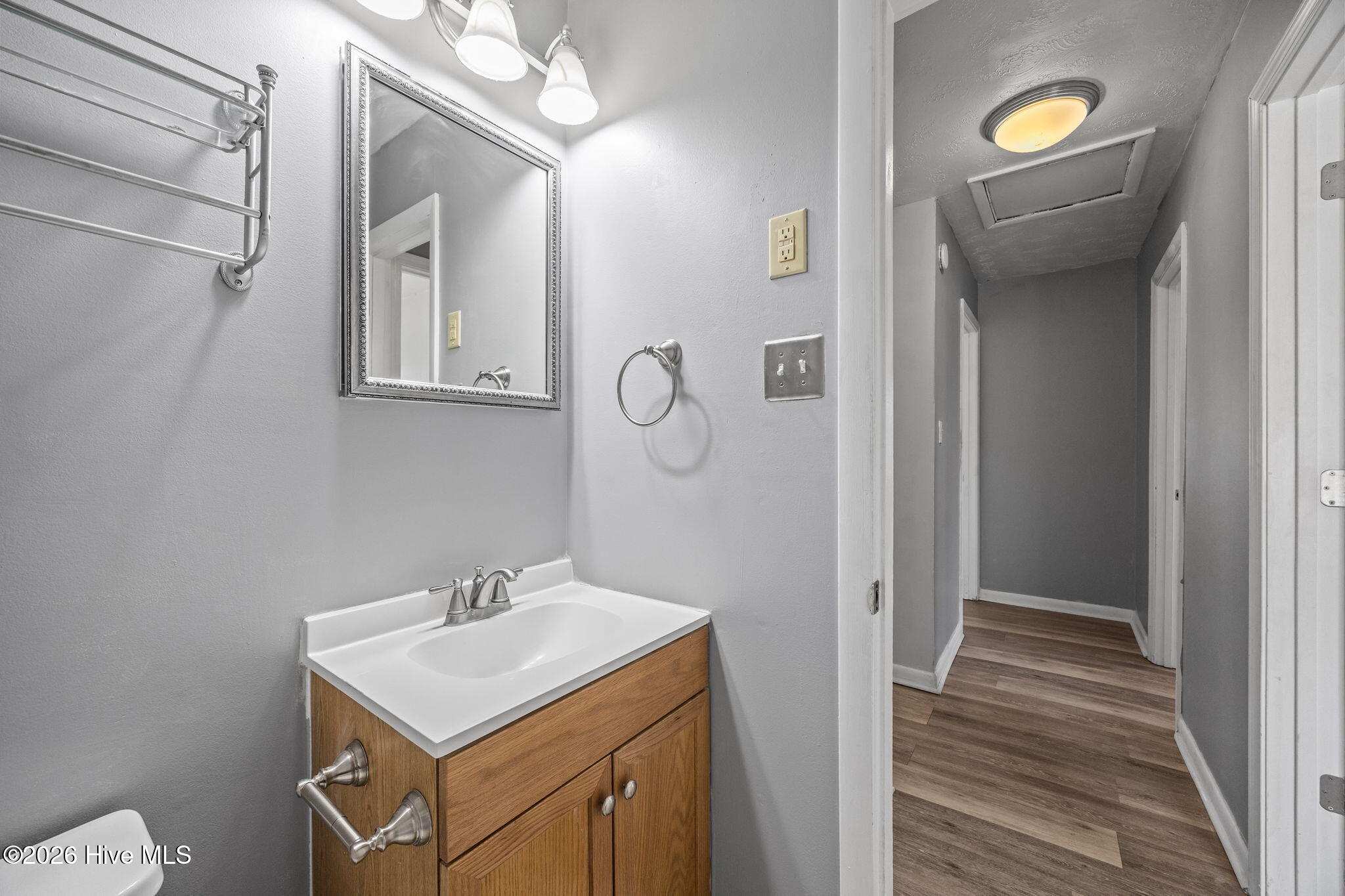 100554438 | Photo 30