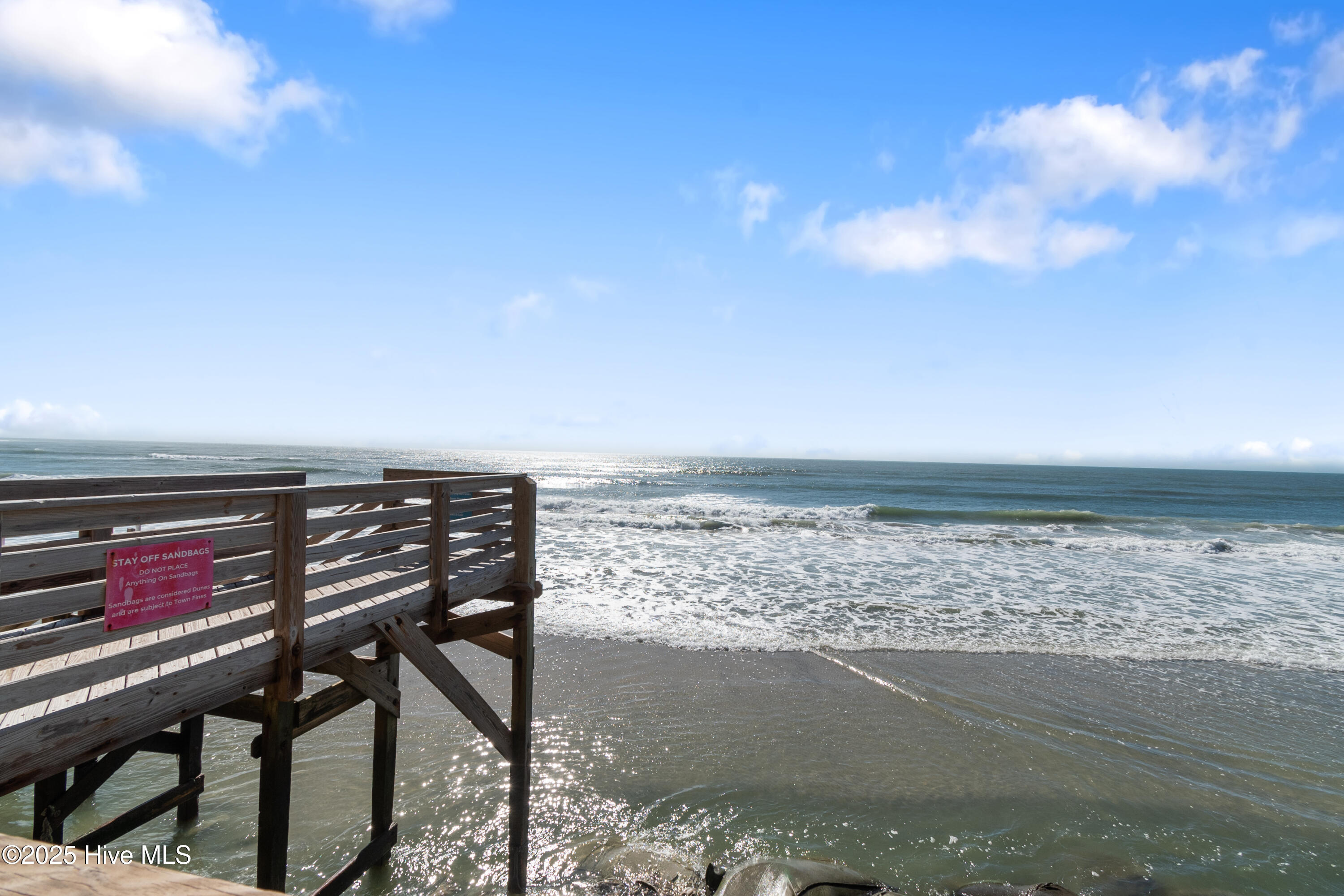 100534737 | Photo 13