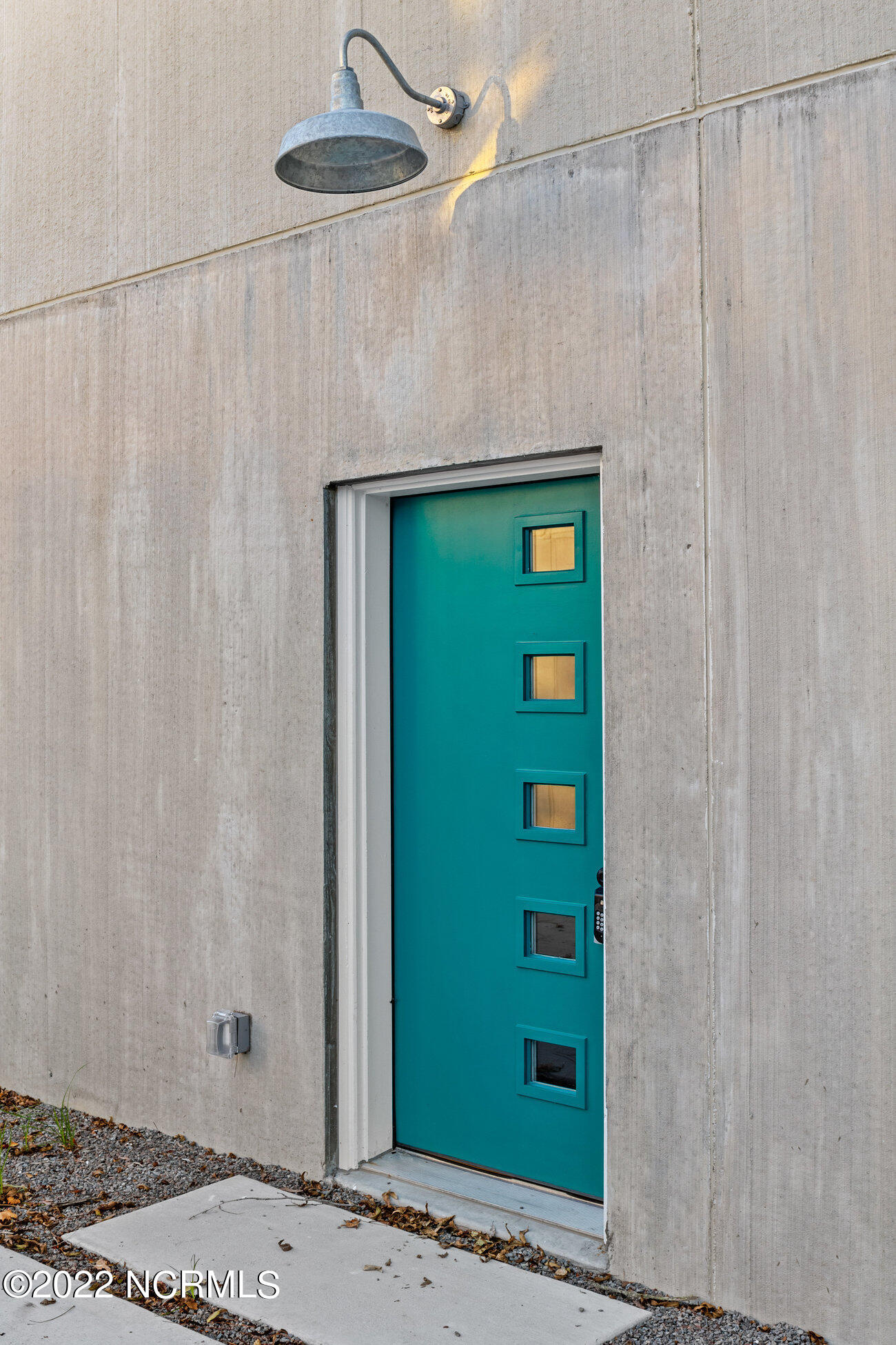 100492638 | Photo 51