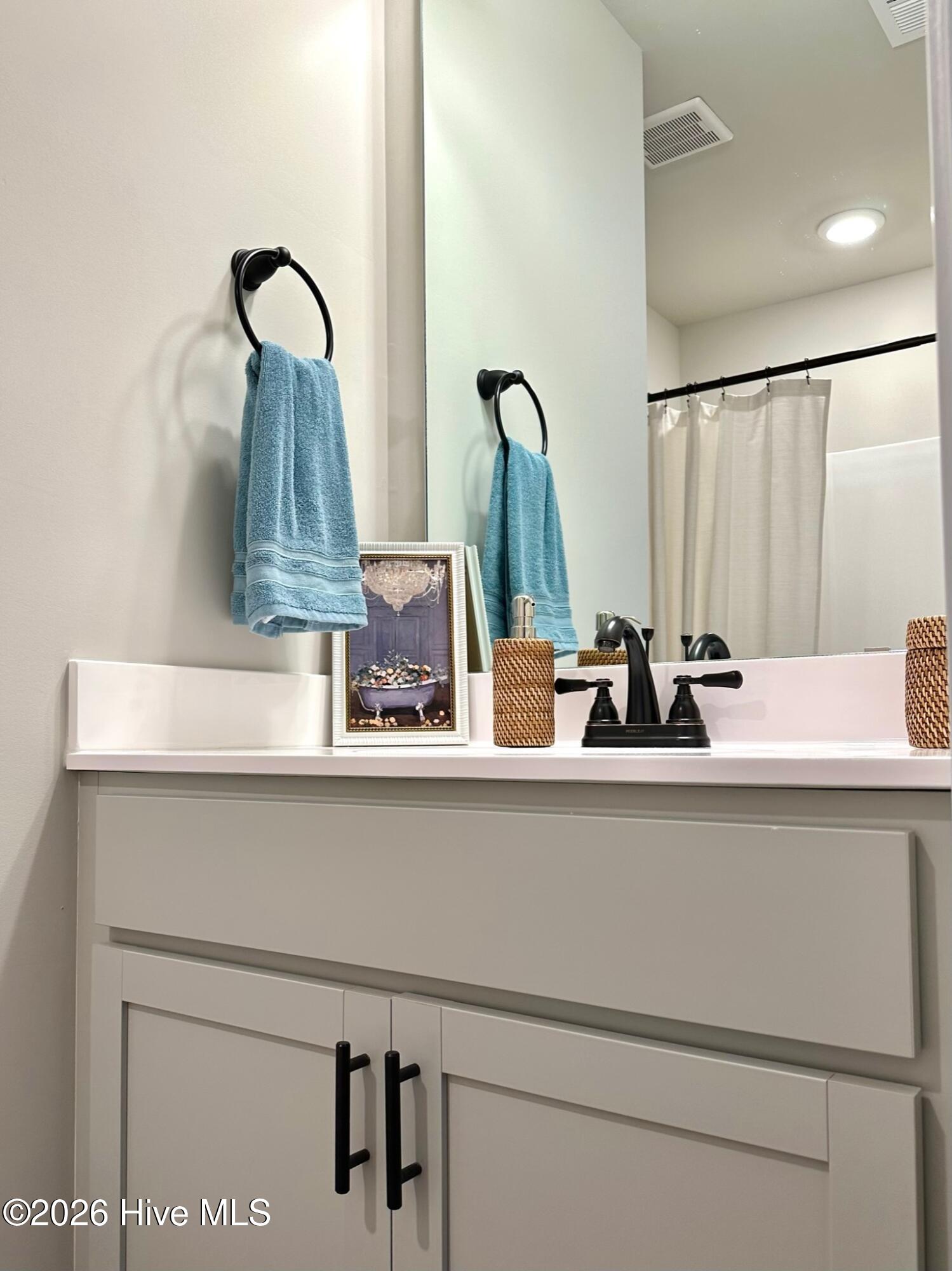 100562215 | Photo 13