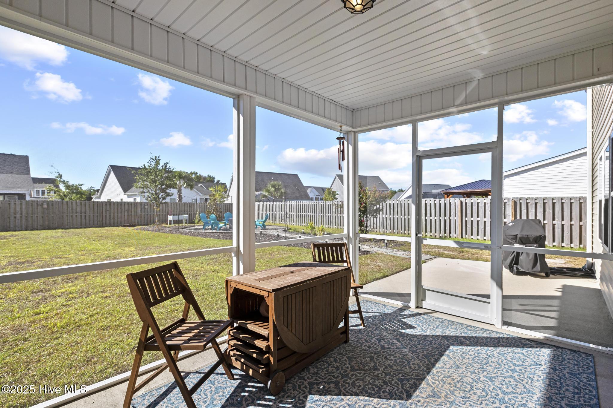 100528220 | Photo 38