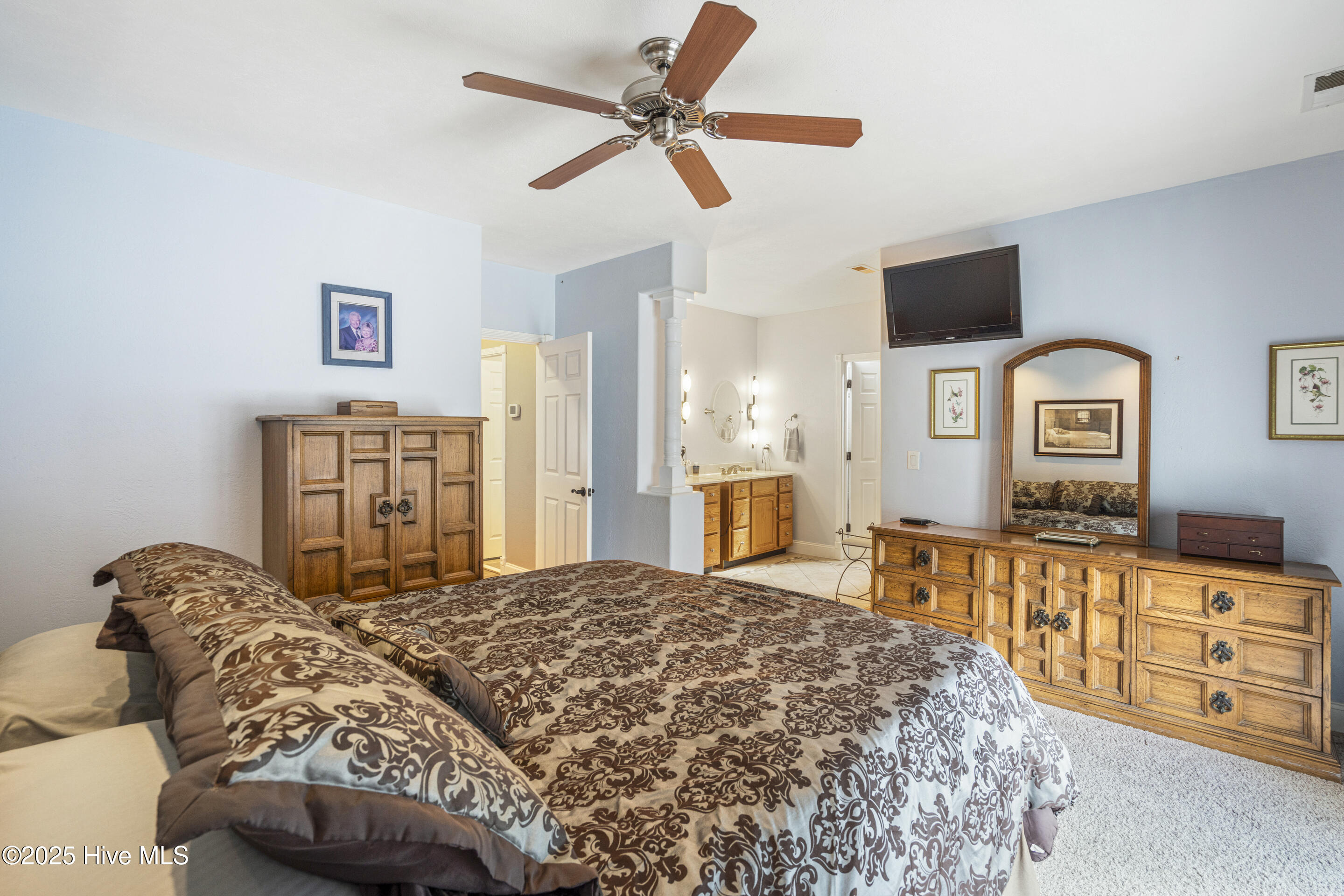 100569480 | Photo 35