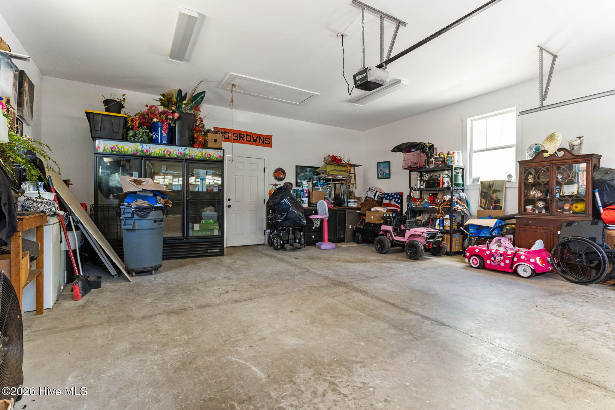 100566680 | Photo 40