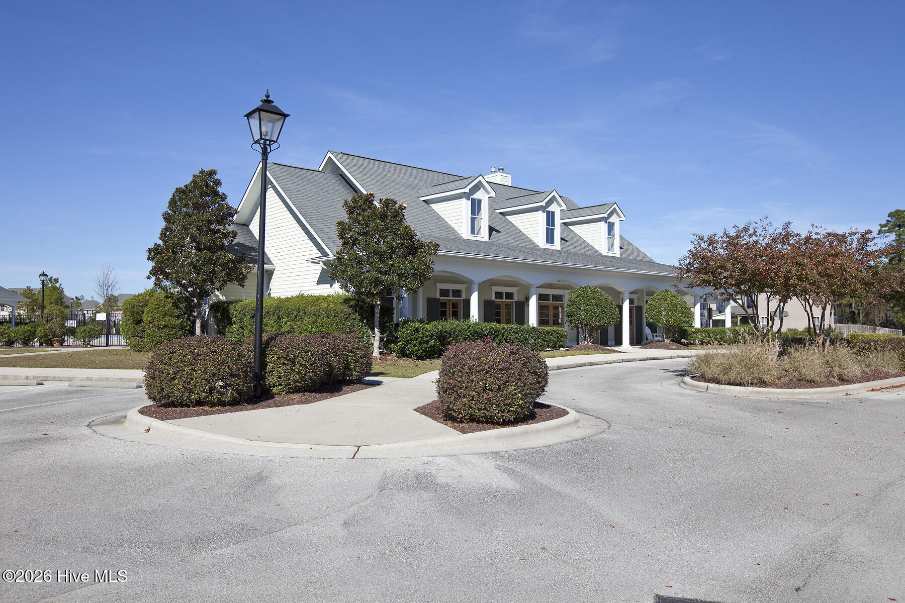 100549567 | Photo 51