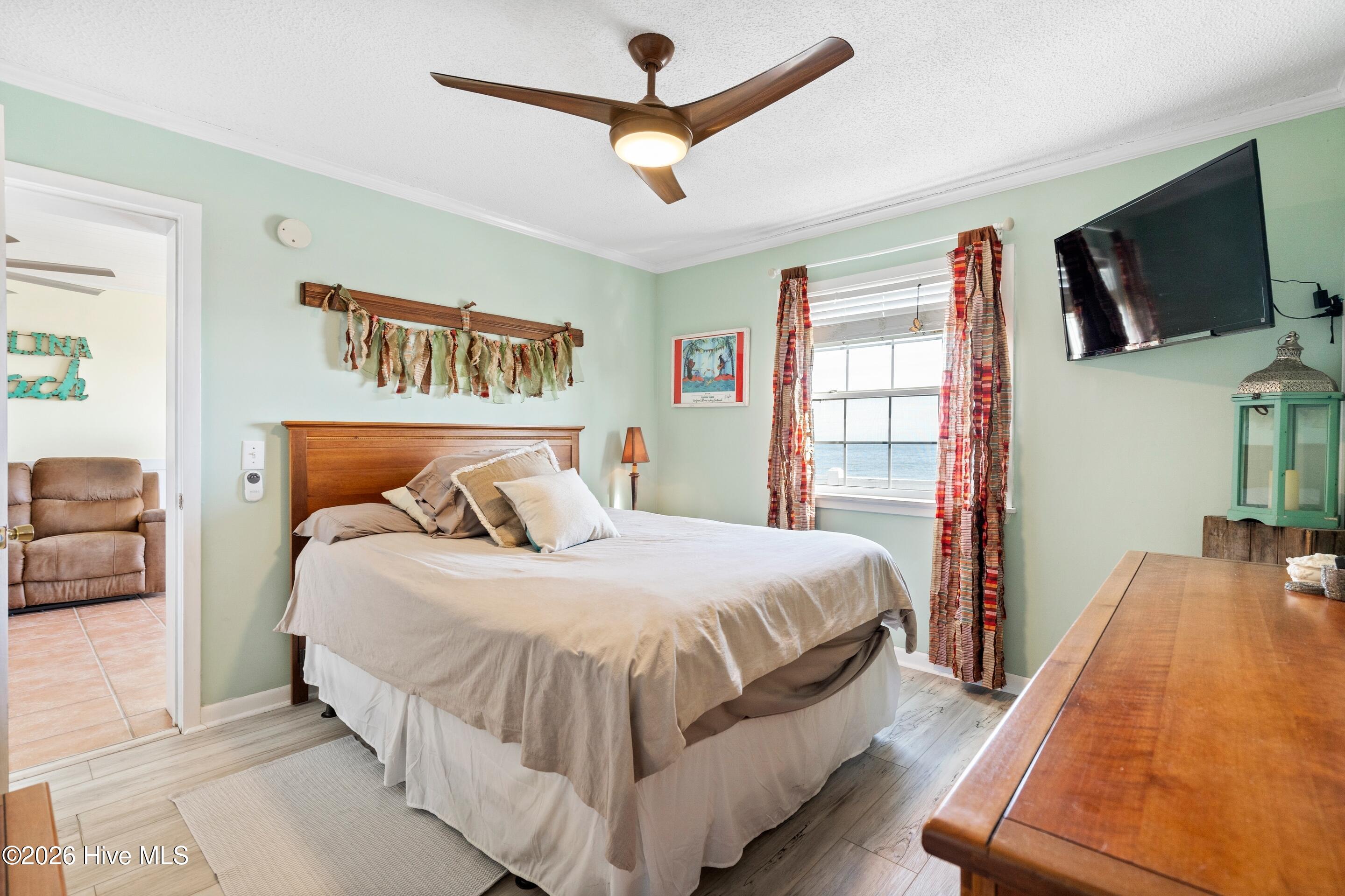 100549000 | Photo 22