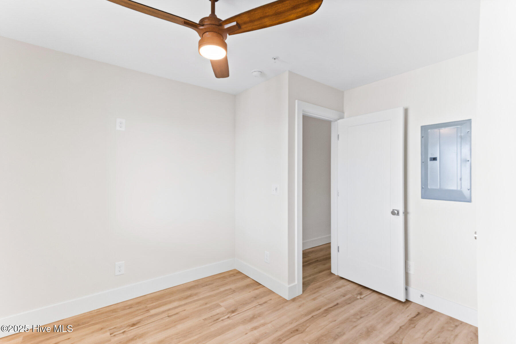 100510473 | Photo 23