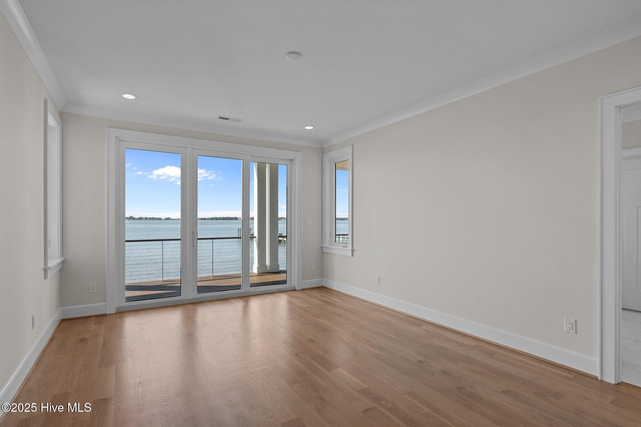 4737 S S Shore Dr Drive, Morehead City, NC, 28557