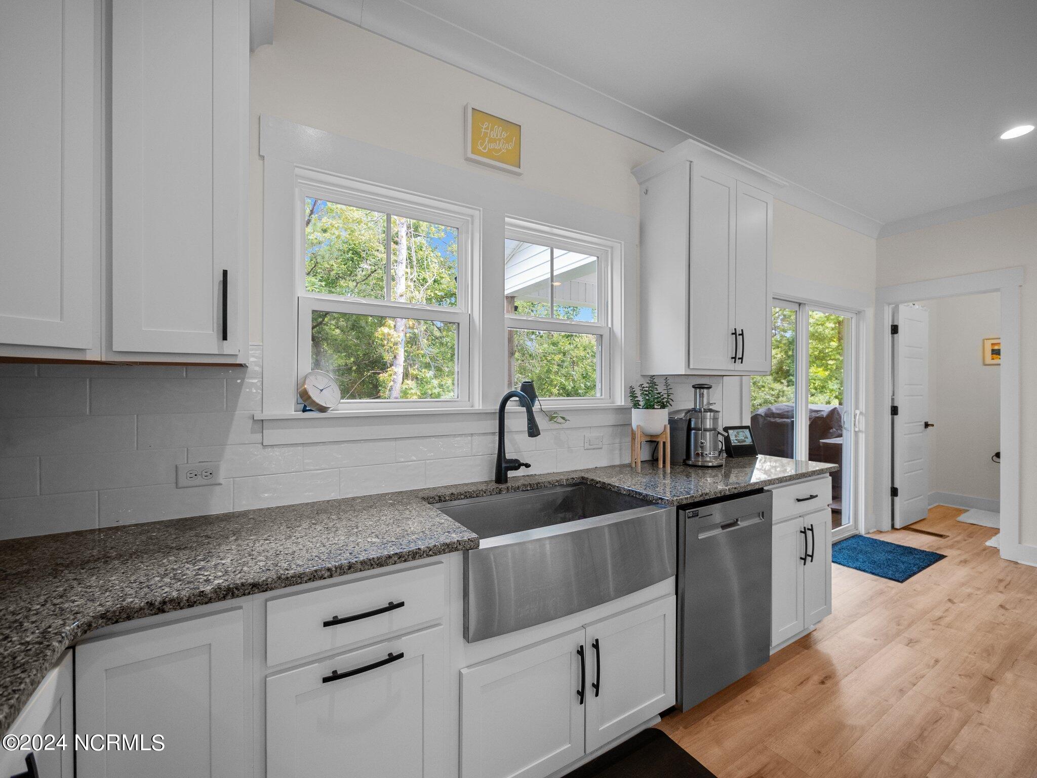 100560825 | Photo 20