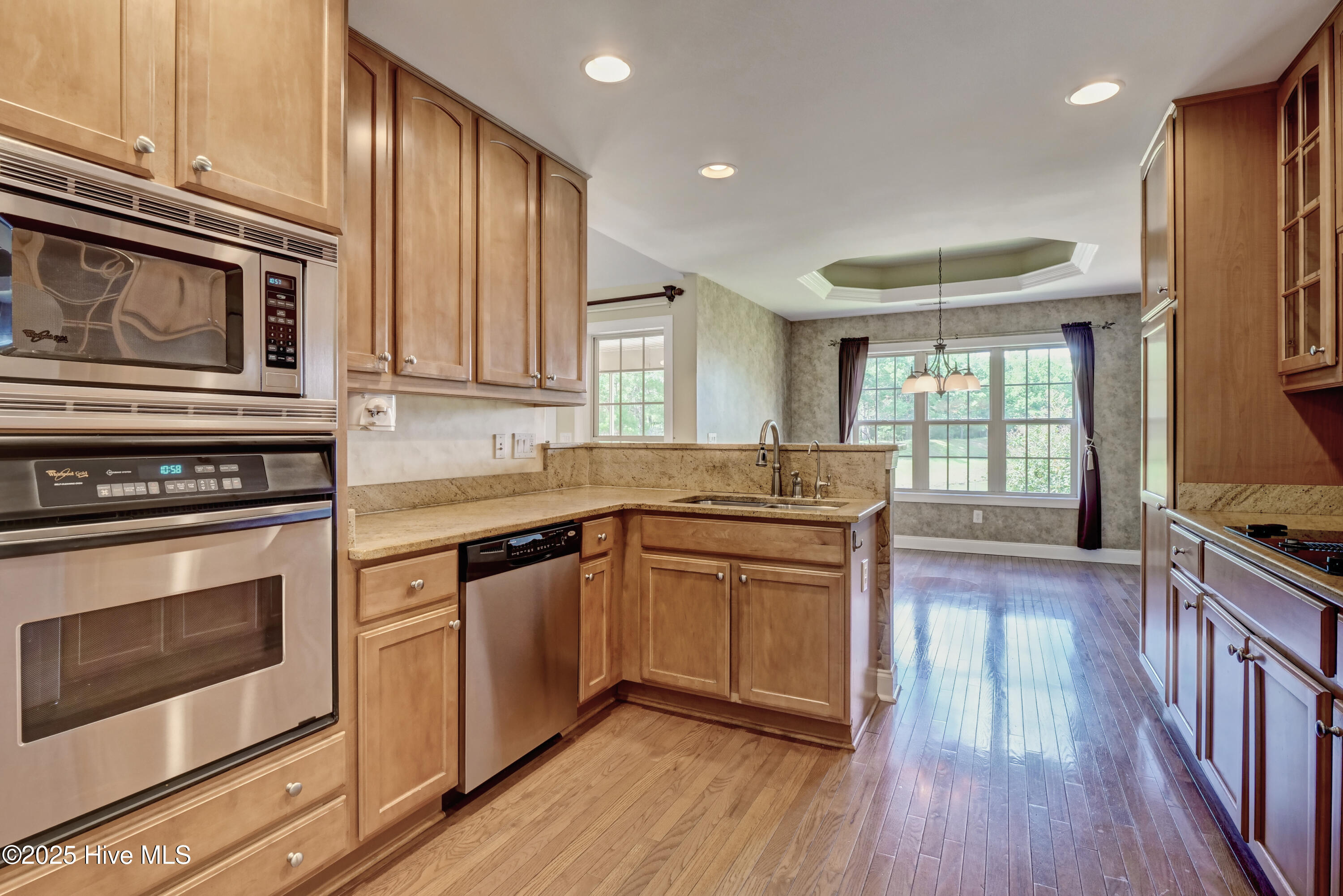 100539909 | Photo 15