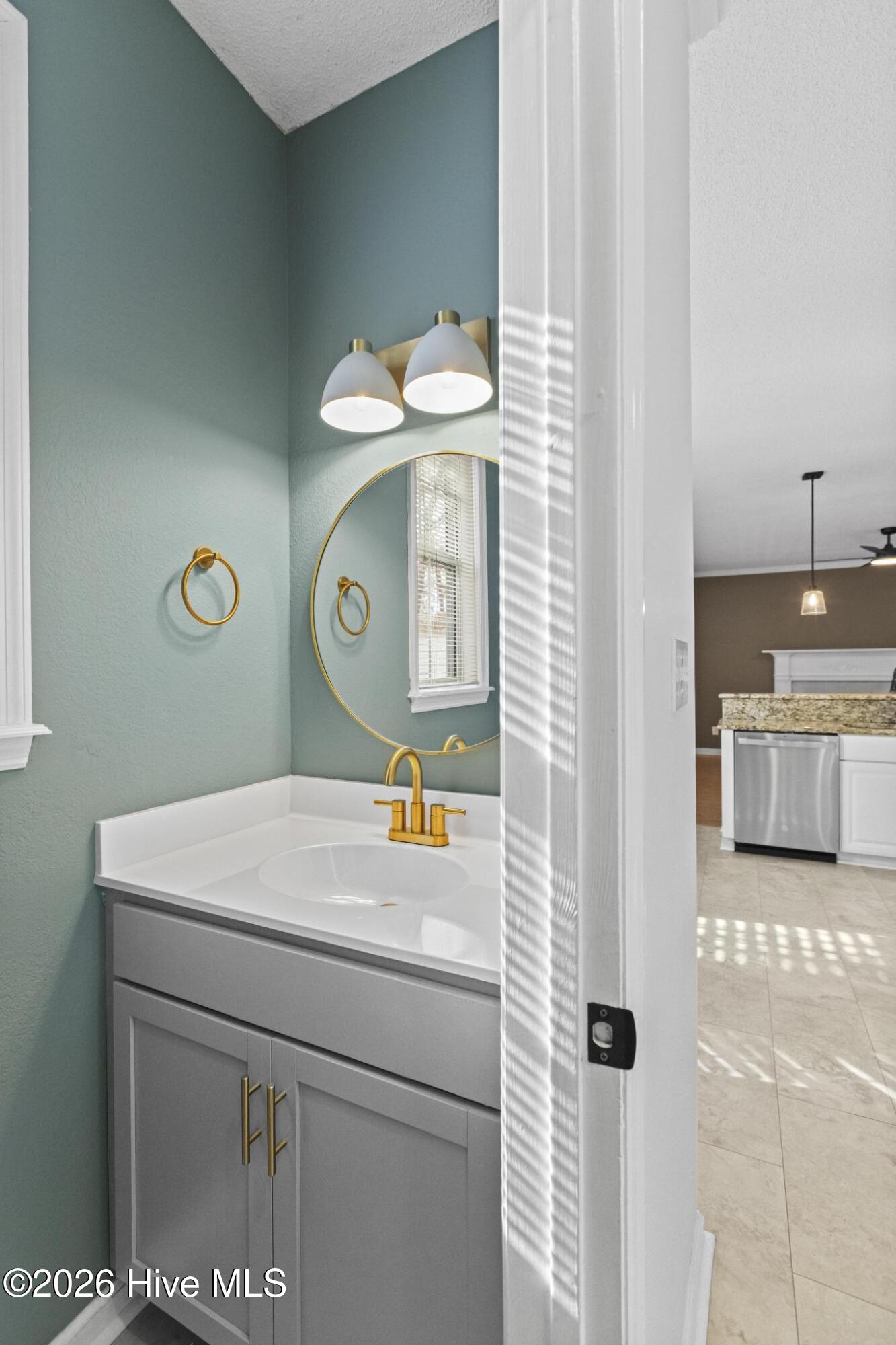 100548531 | Photo 19