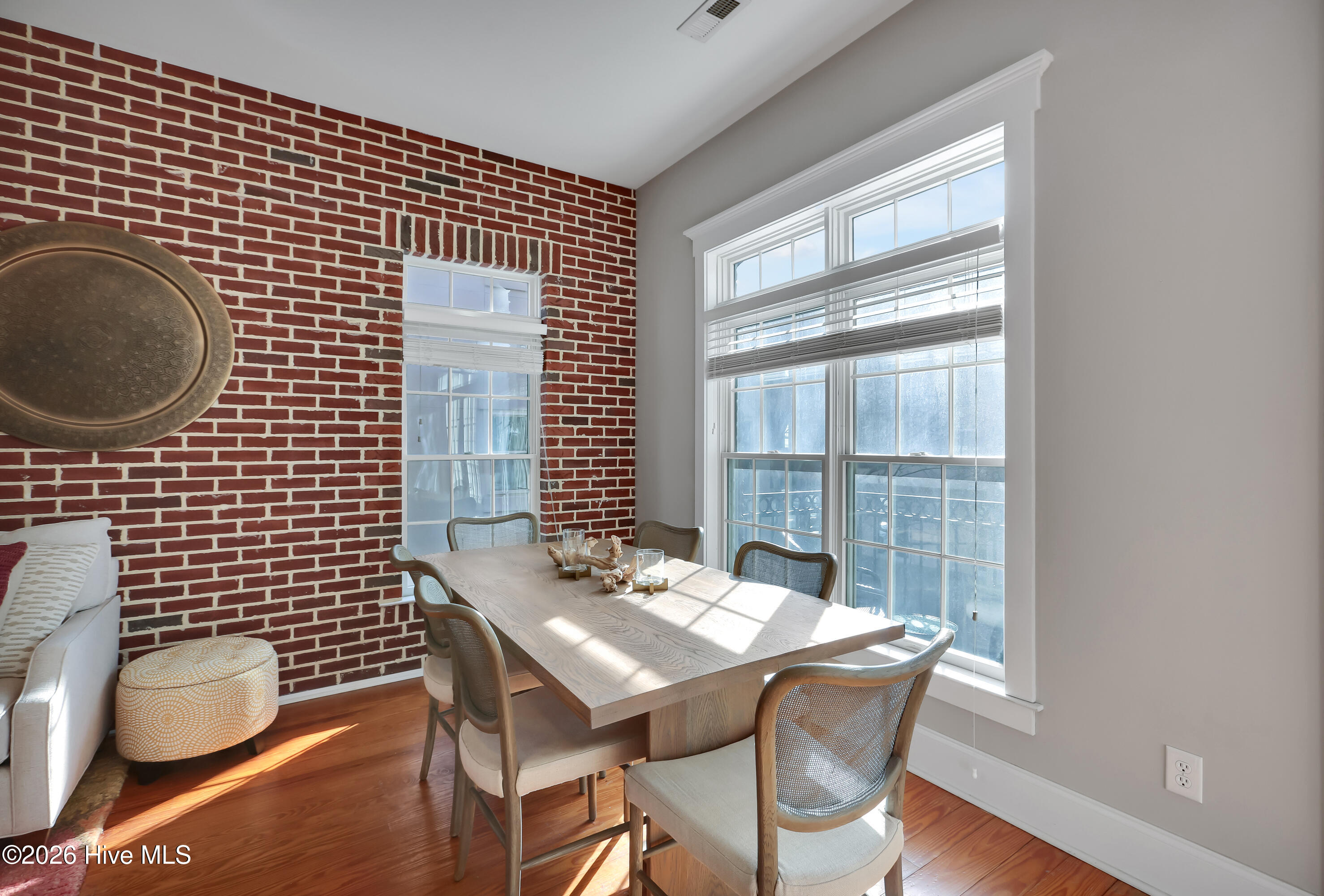 100553344 | Photo 16