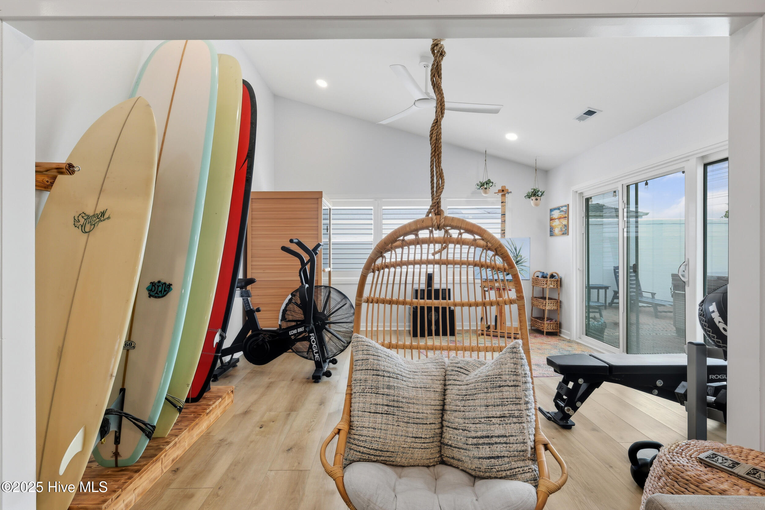 100536541 | Photo 25