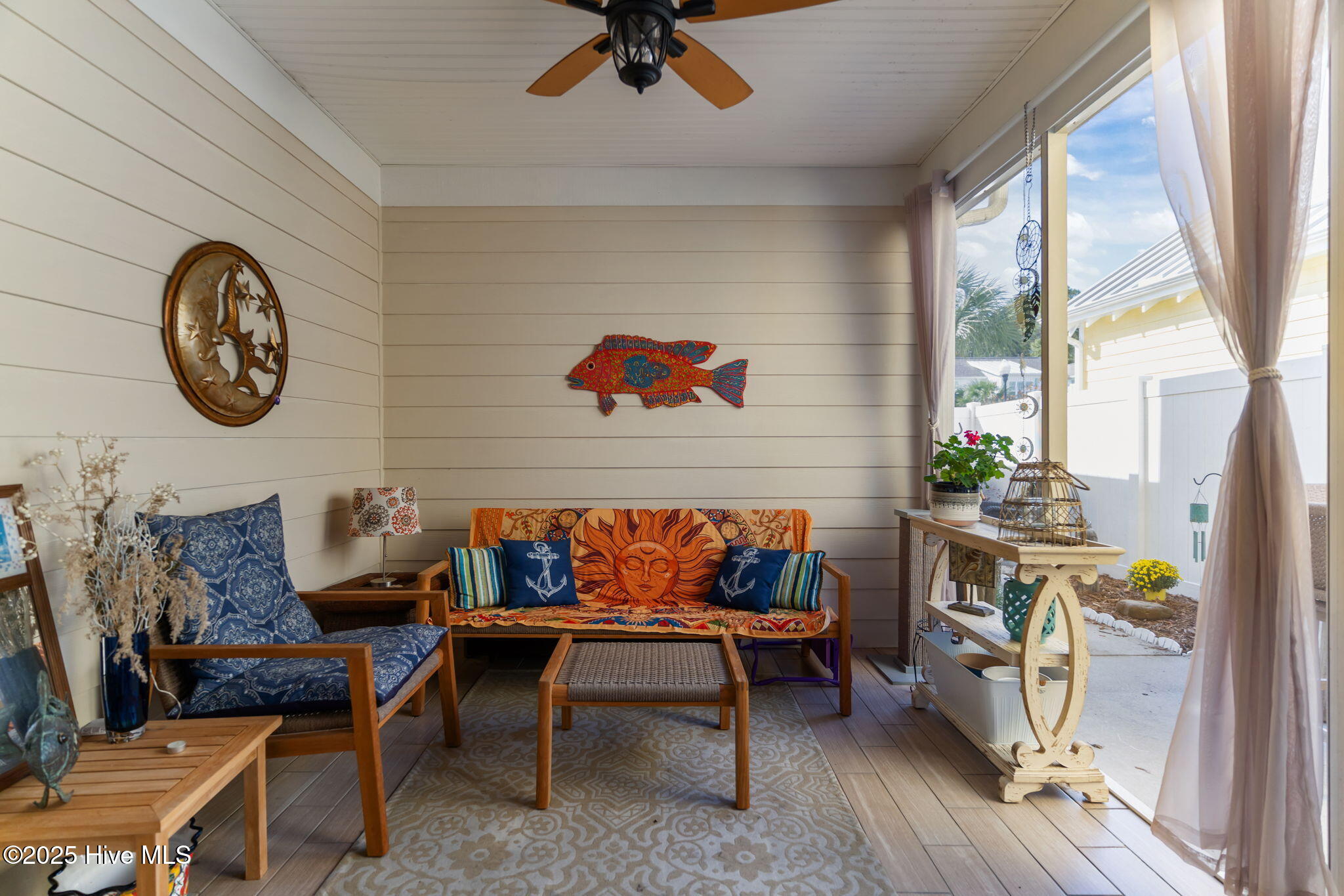 100540381 | Photo 36