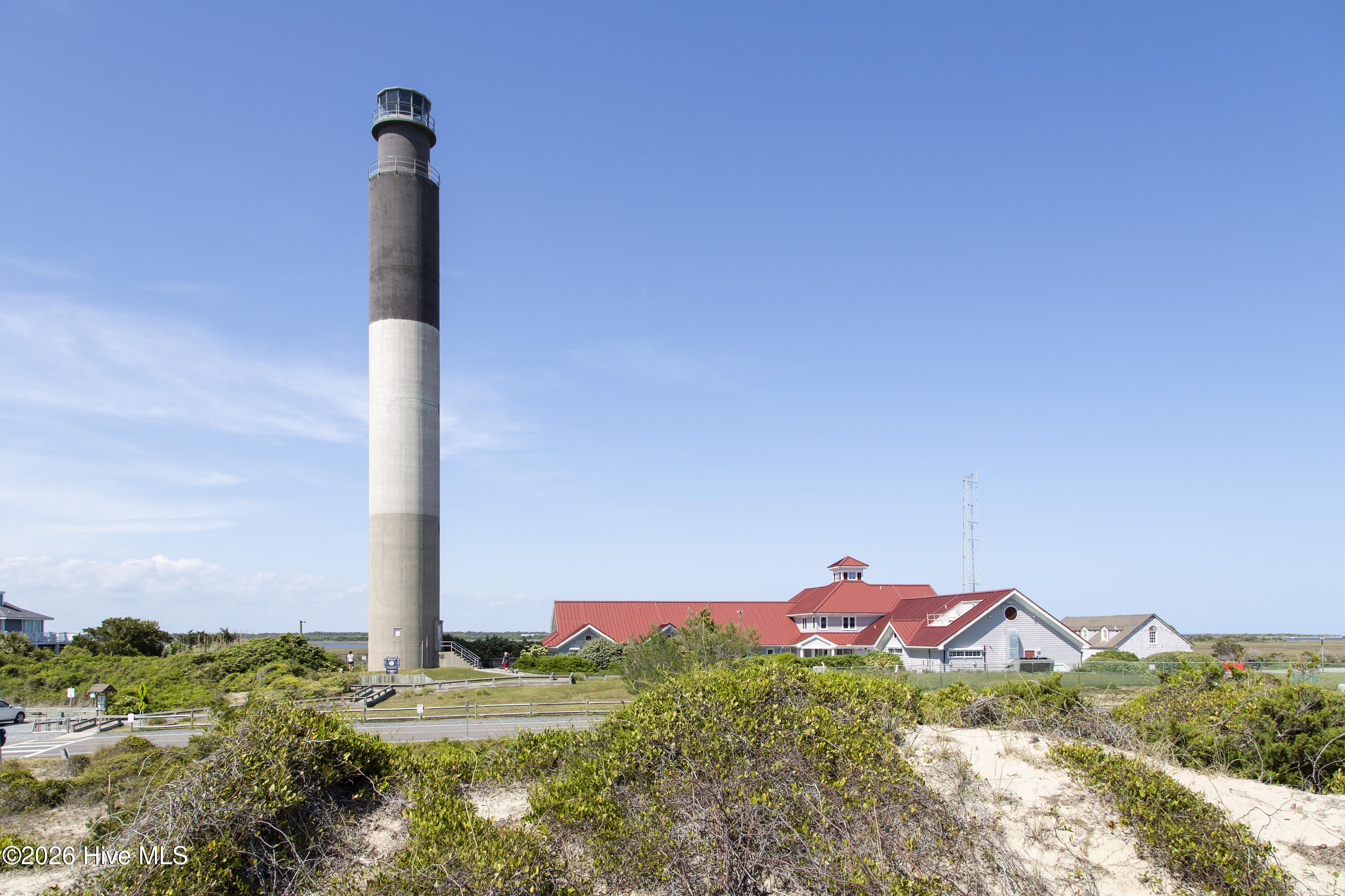 100561800 | Photo 40