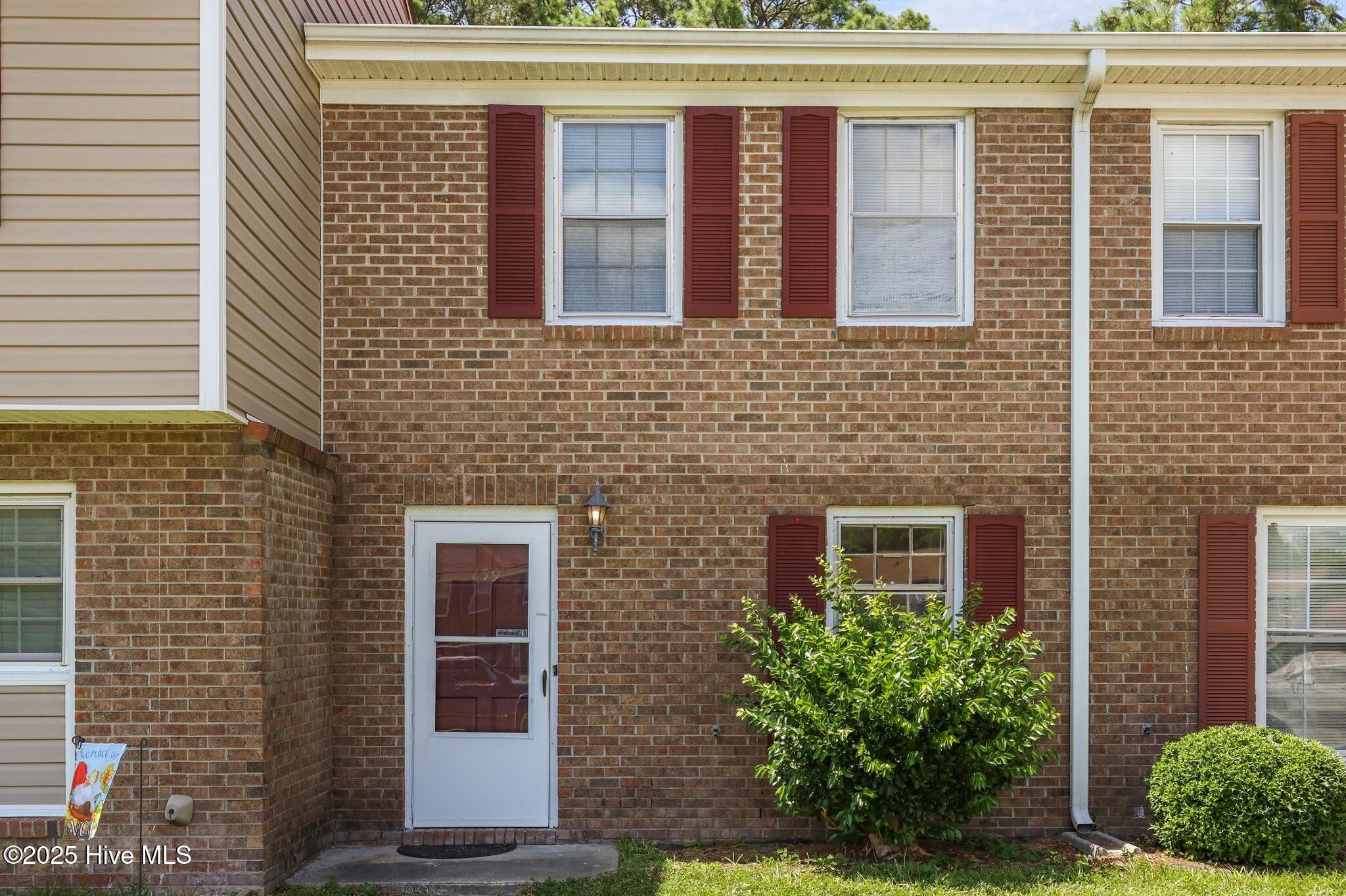 139 King George Court, Jacksonville, NC 28546 – photo 2: 3-web-or-mls-139 King George Court 062