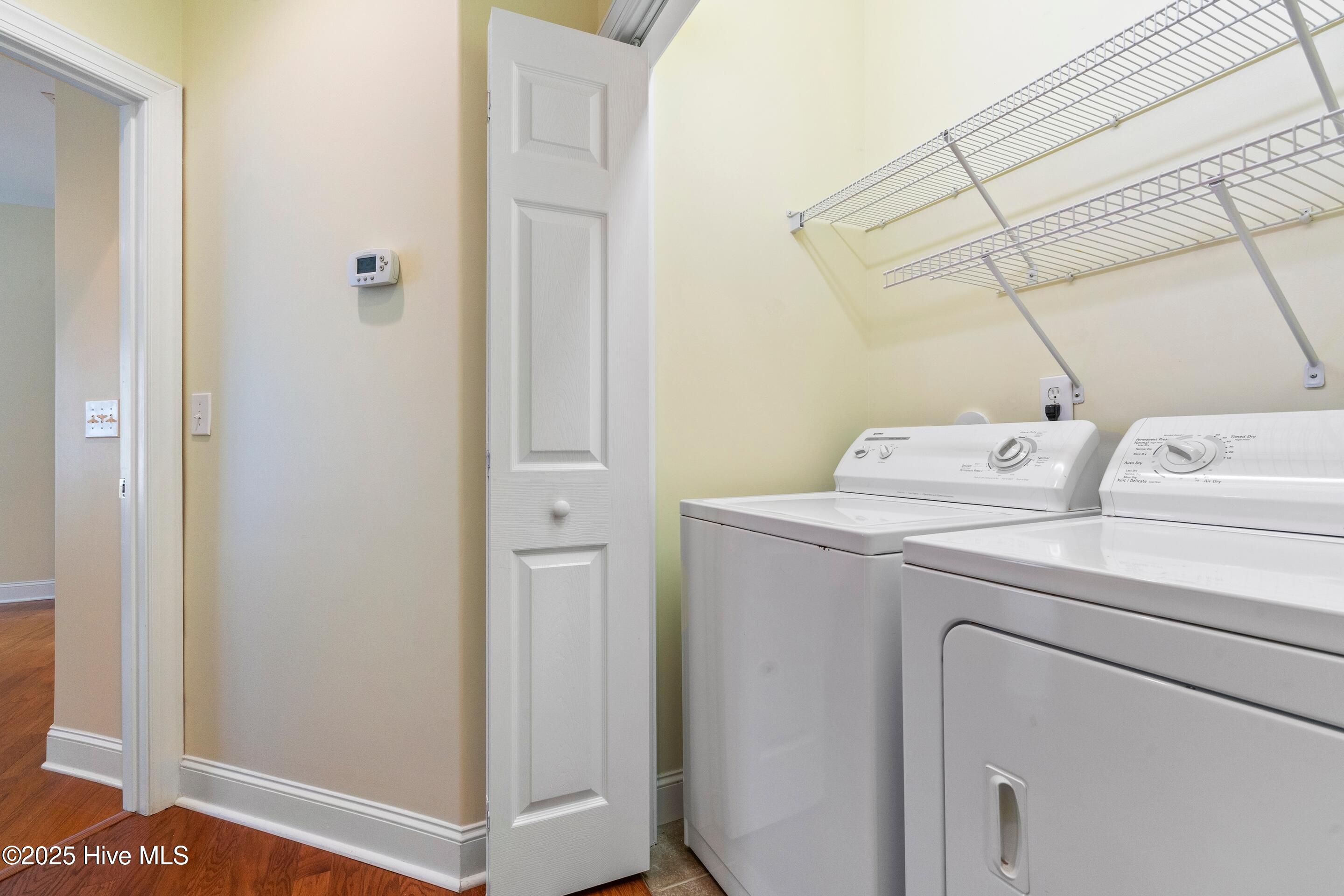 100536985 | Photo 23