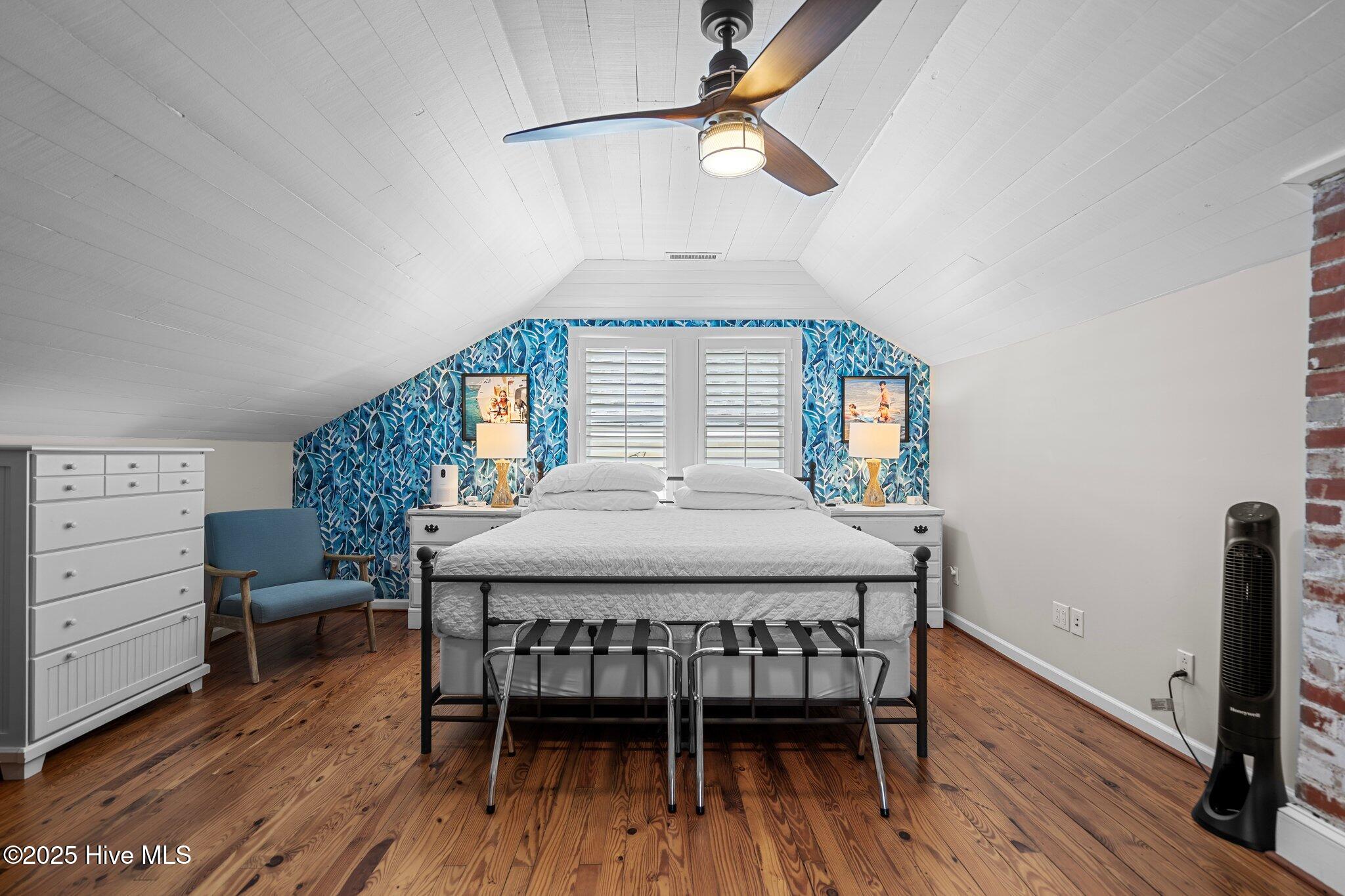 100532110 | Photo 40