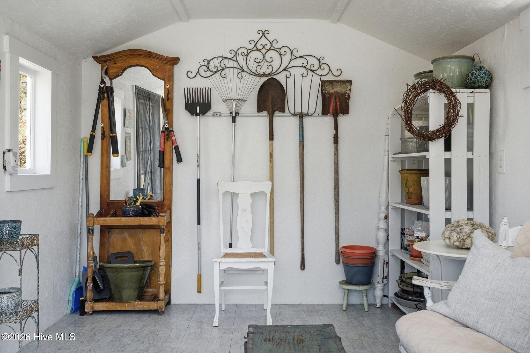 100557423 | Photo 75