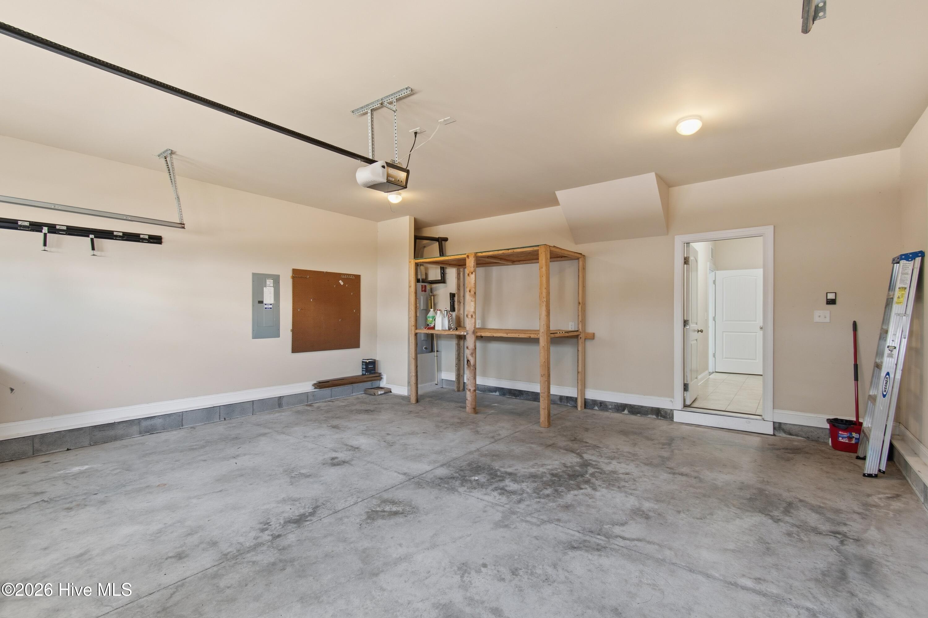 100549174 | Photo 37