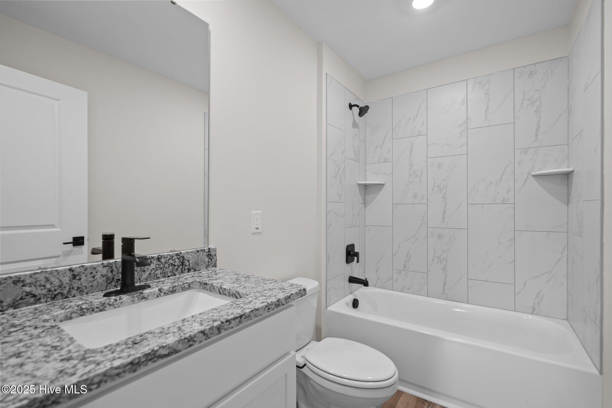 100505530 | Photo 24