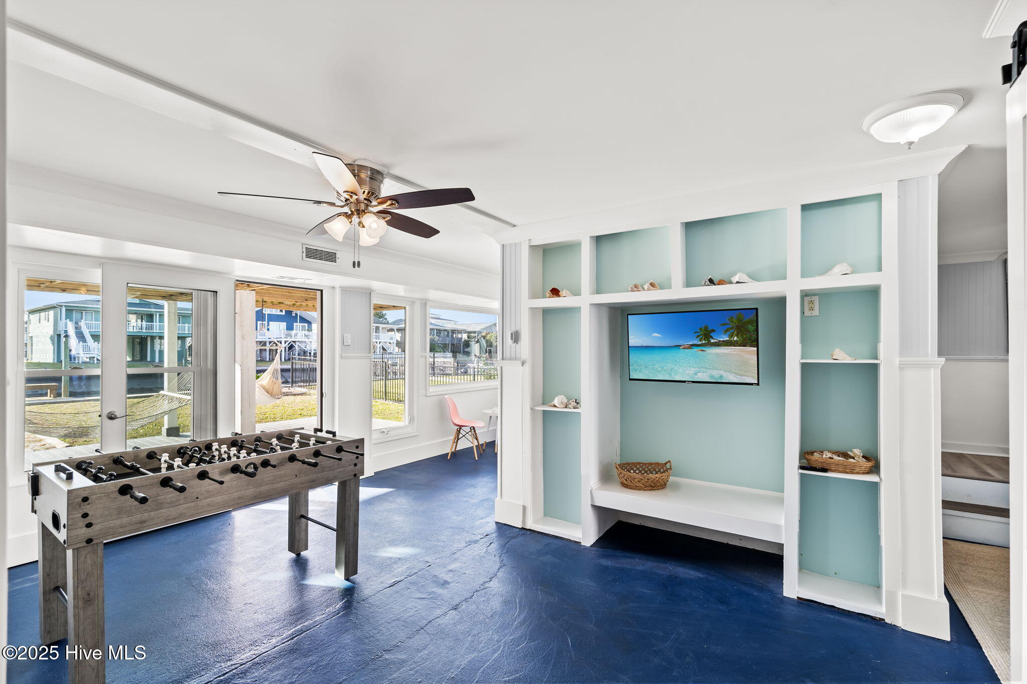 100542340 | Photo 25