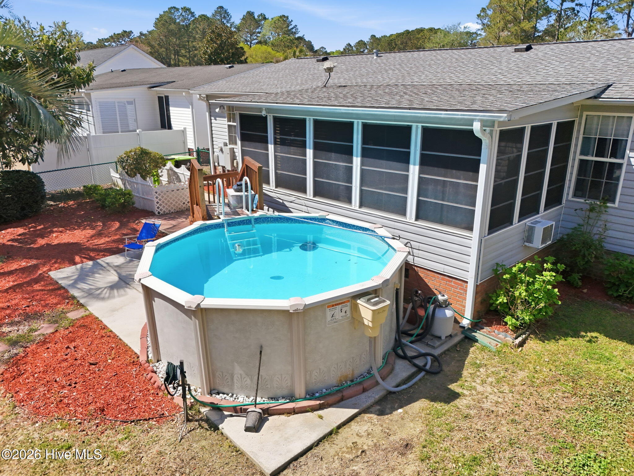 100563458 | Photo 29