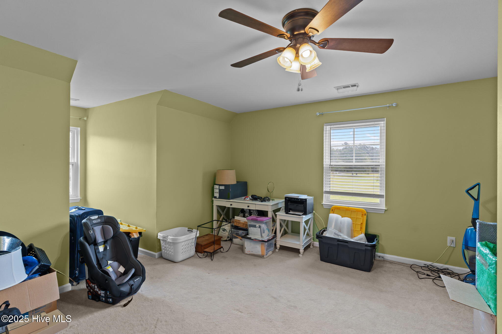 100535279 | Photo 35