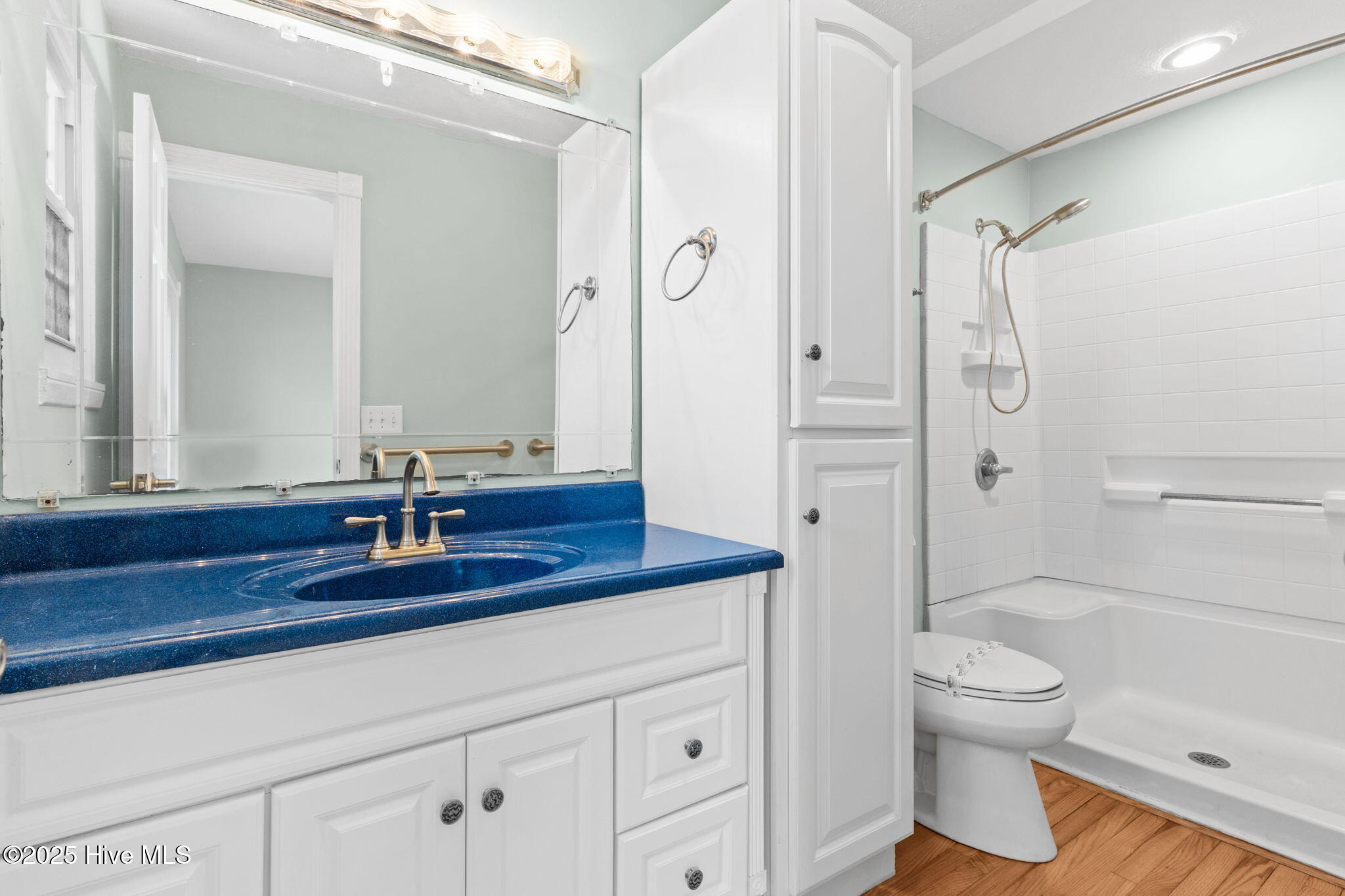 100543279 | Photo 39