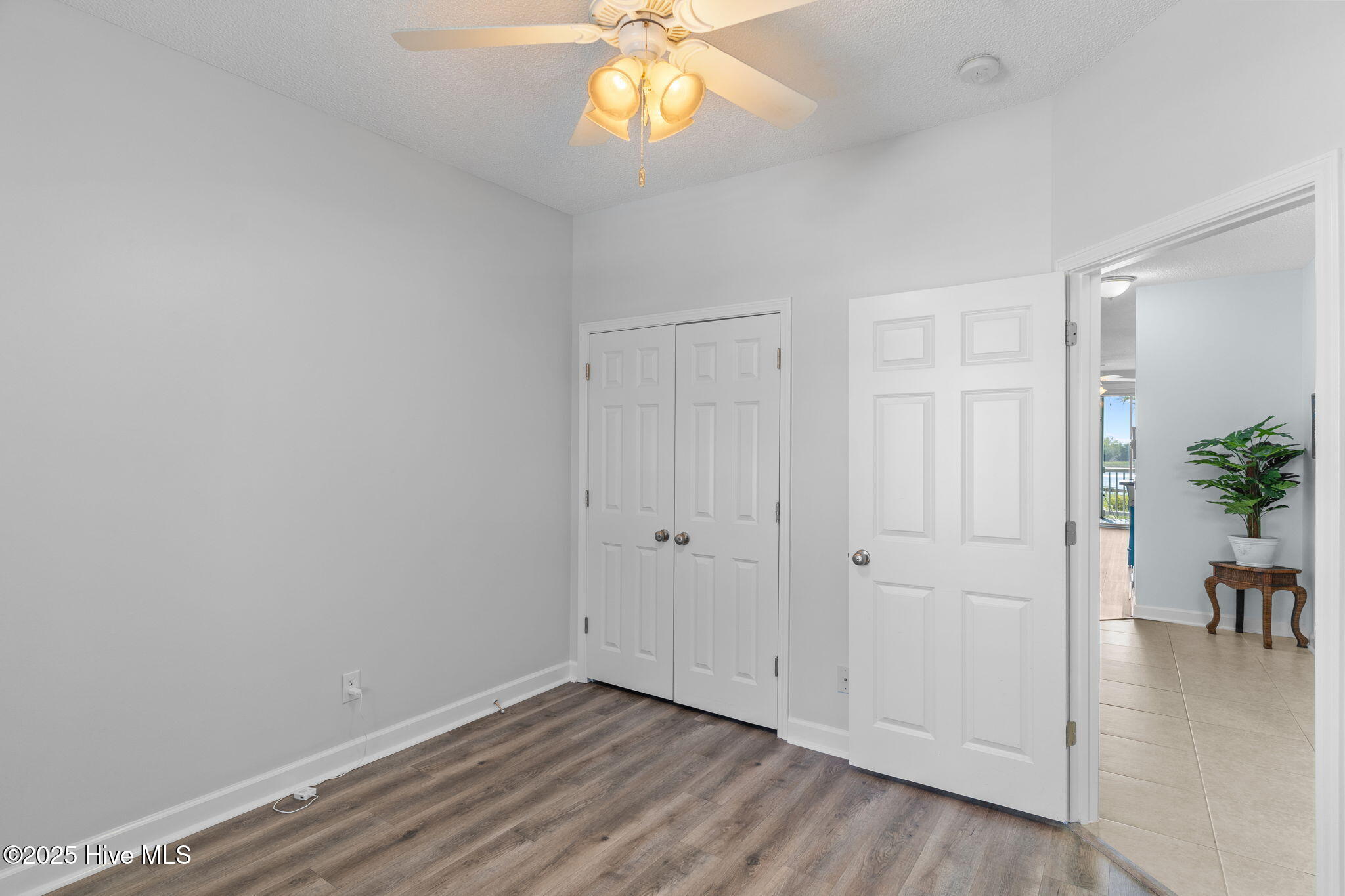 100531707 | Photo 51