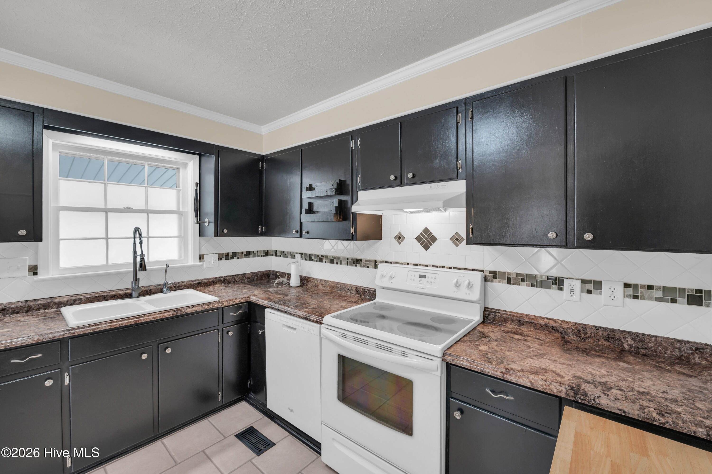 100547625 | Photo 15