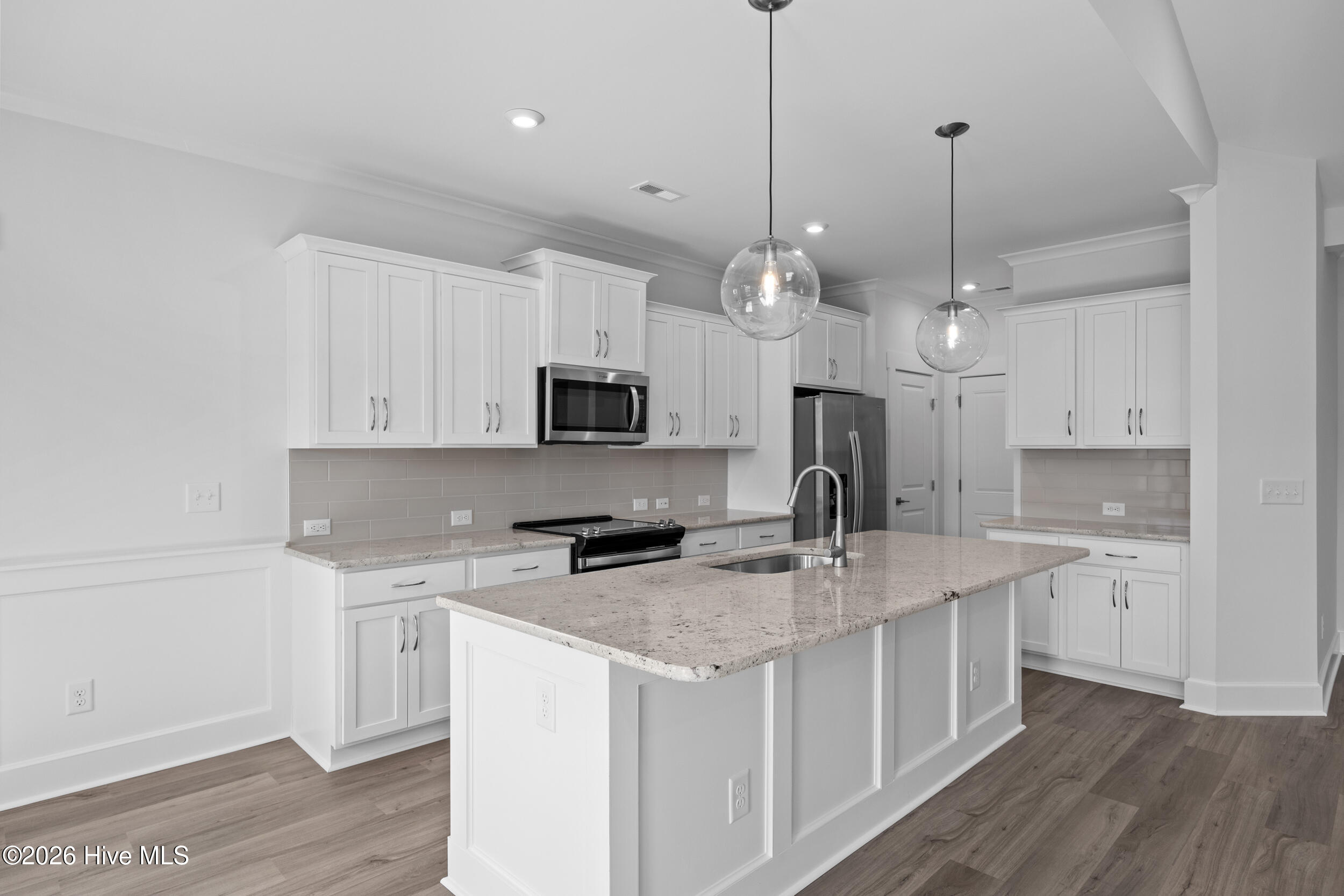 100551079 | Photo 17