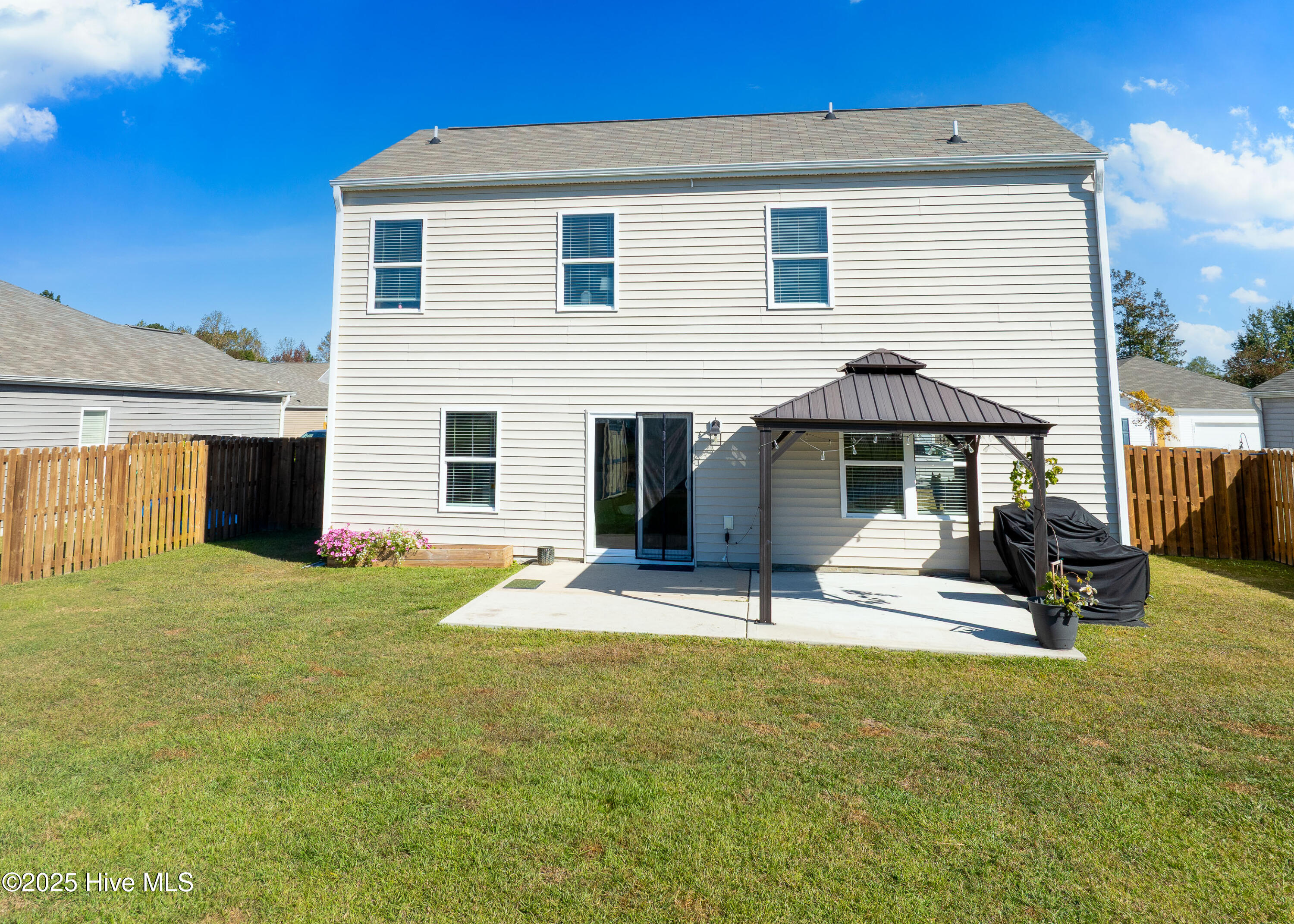 100539247 | Photo 40