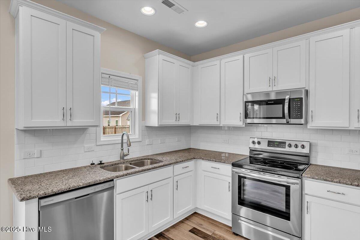 100537341 | Photo 15