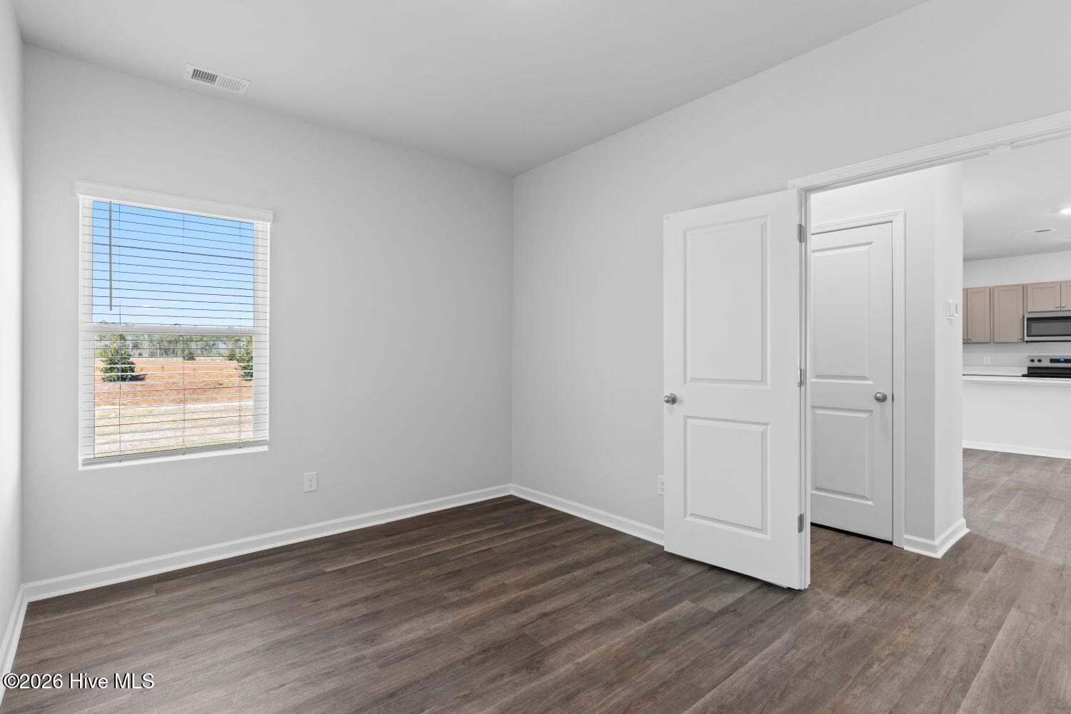 100535209 | Photo 44