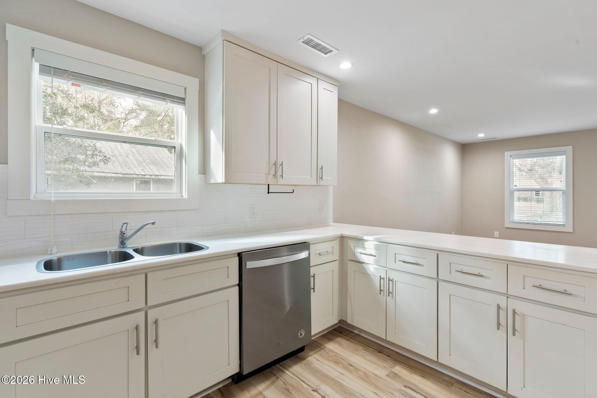 100554354 | Photo 18