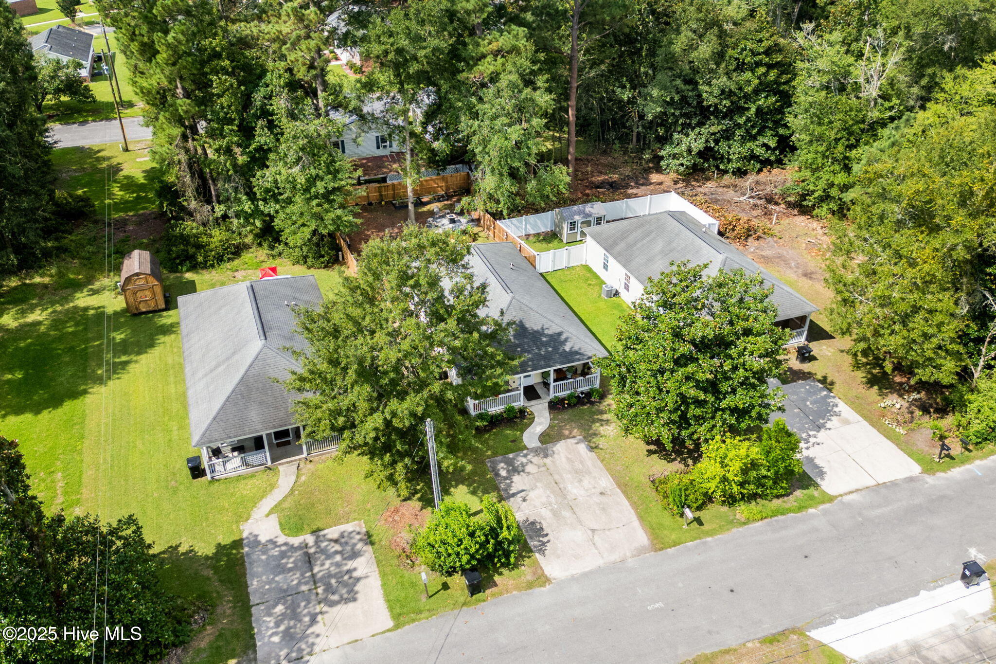 100526973 | Photo 14