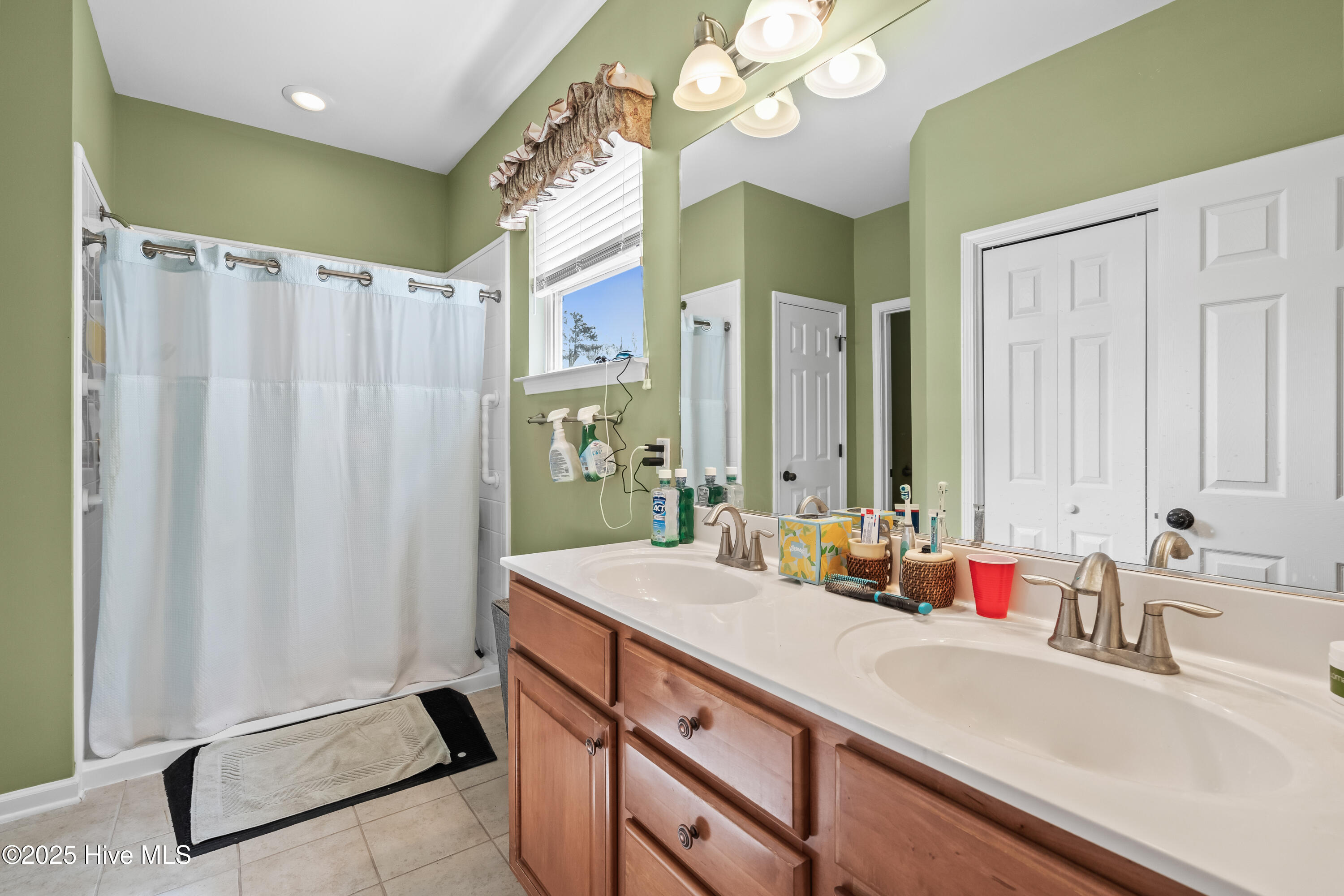 100493950 | Photo 21