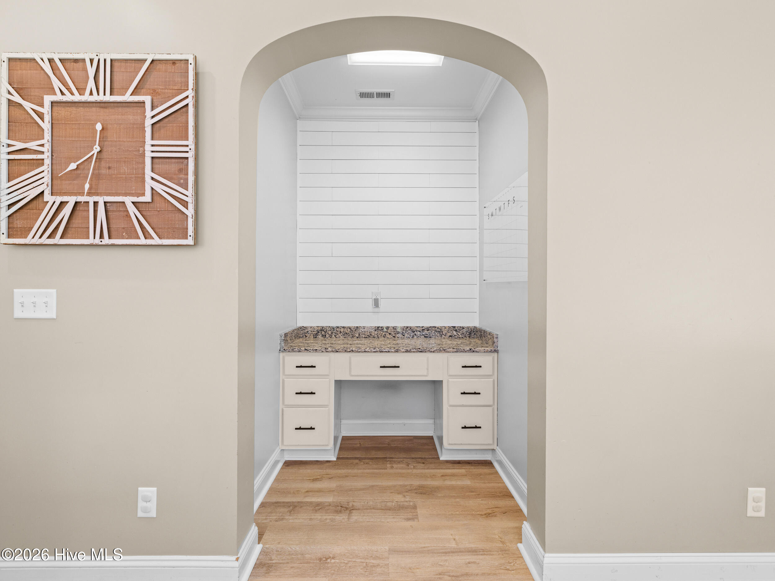 100566633 | Photo 36