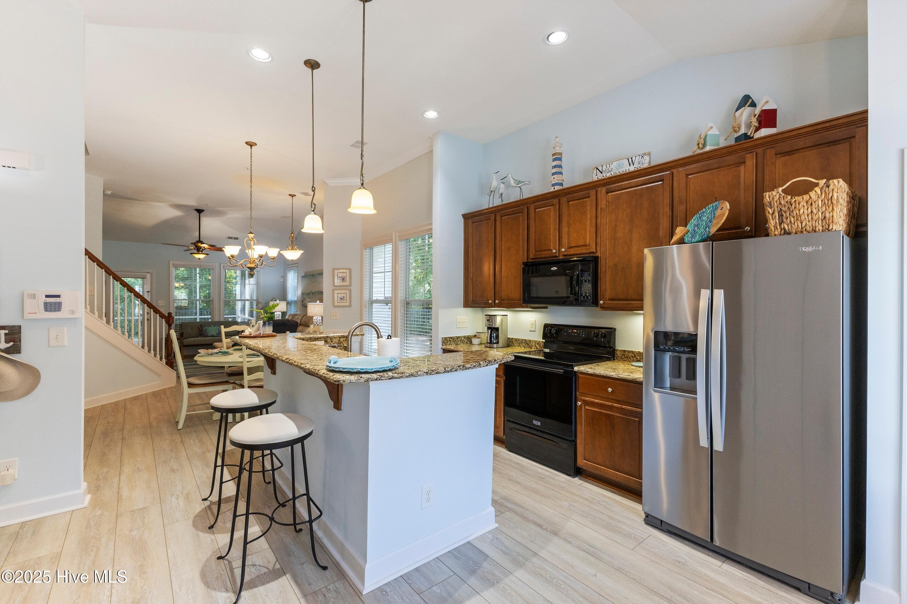 100528231 | Photo 15