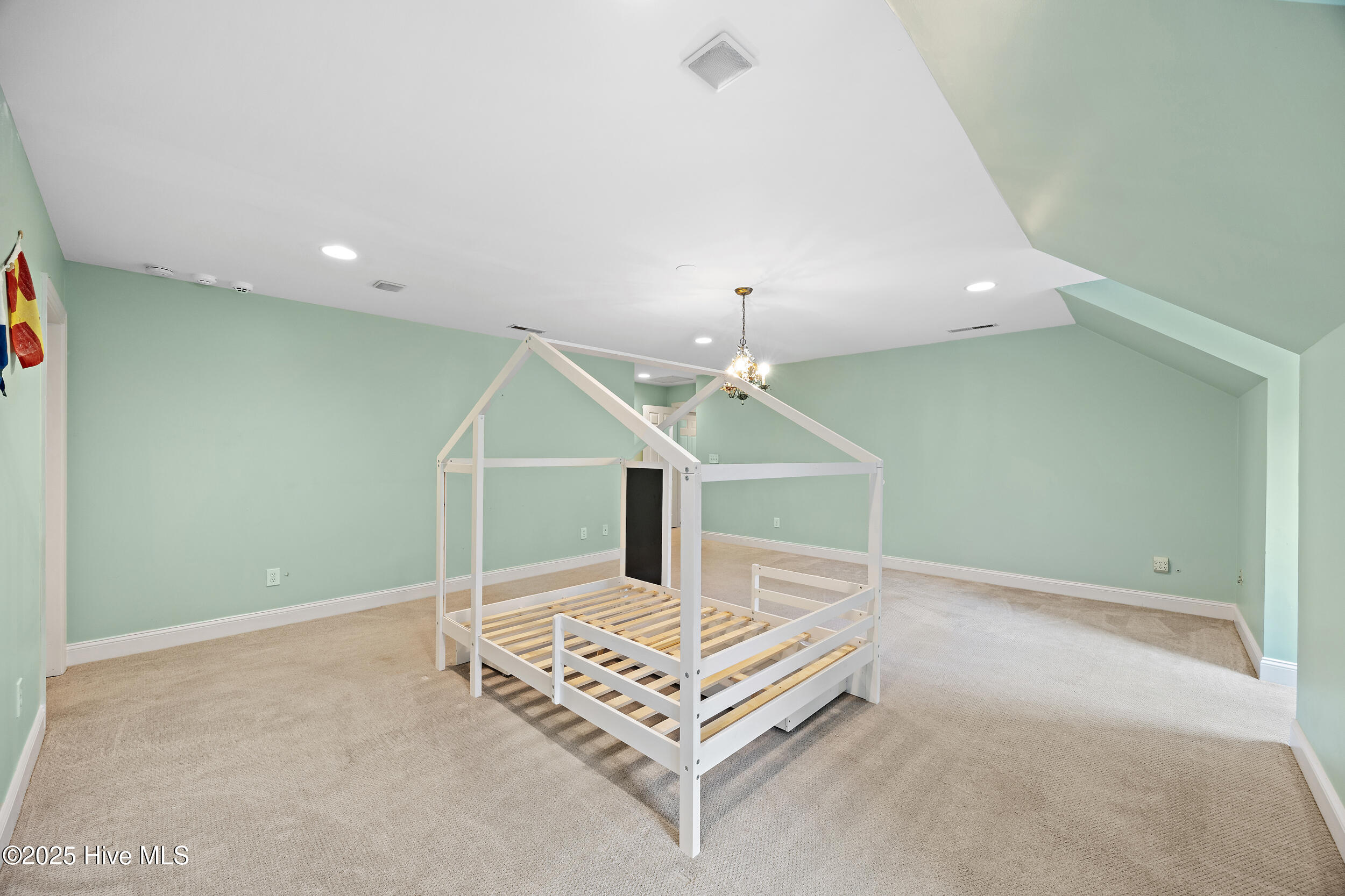 100538720 | Photo 49