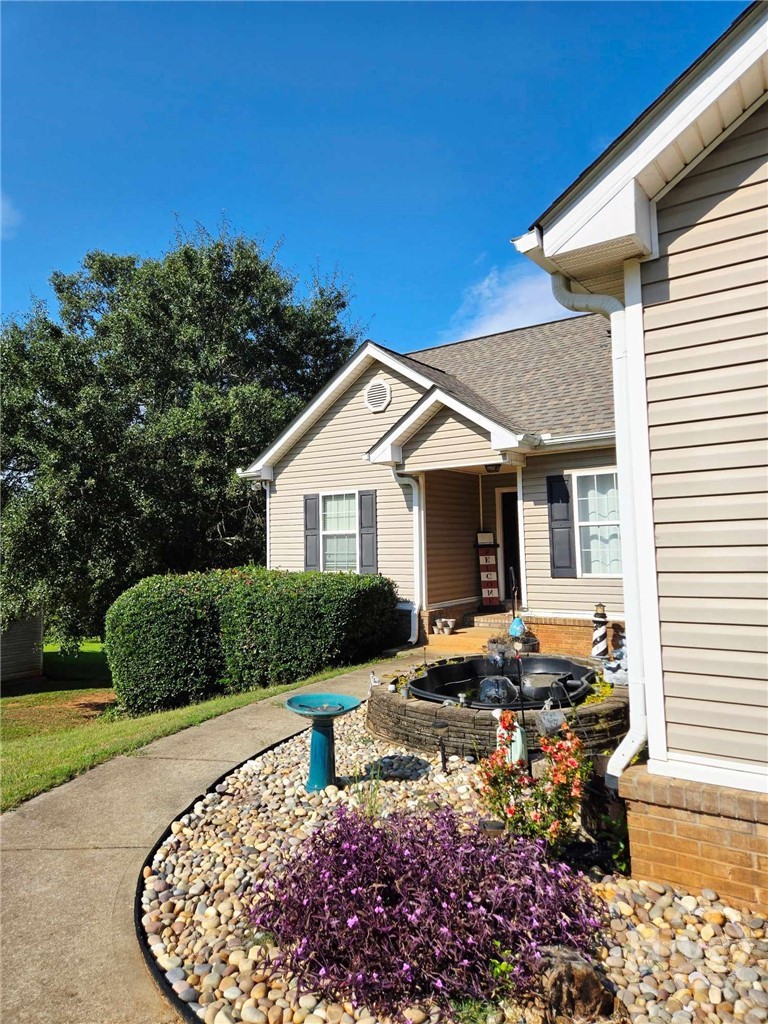 Photo 3 of Single family home for sale at 209 Clearwater Dr, Monroe, GA 30655 | MLS# CL364922 | Listing updated on 2026-09-19