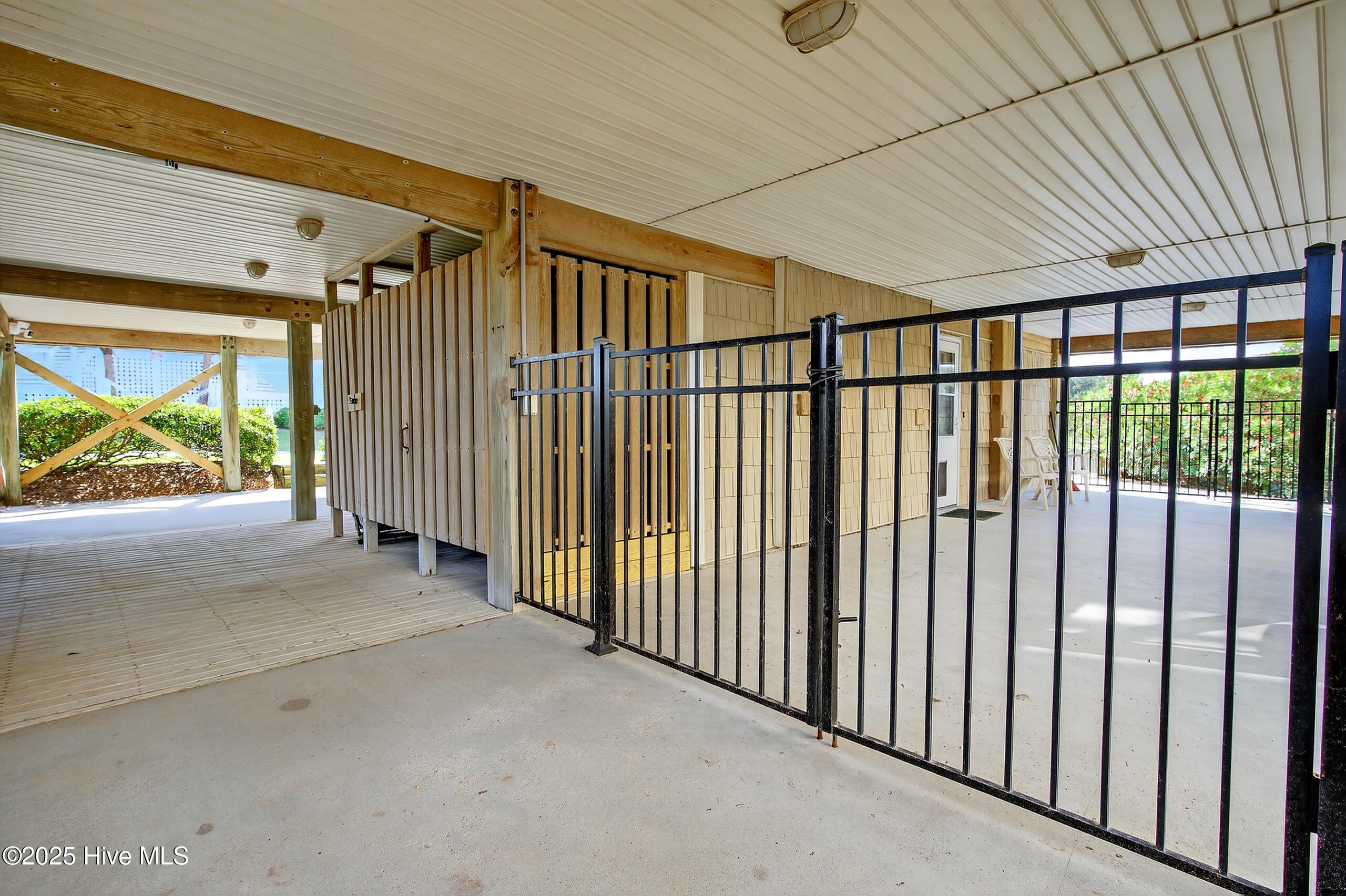 100524834 | Photo 42