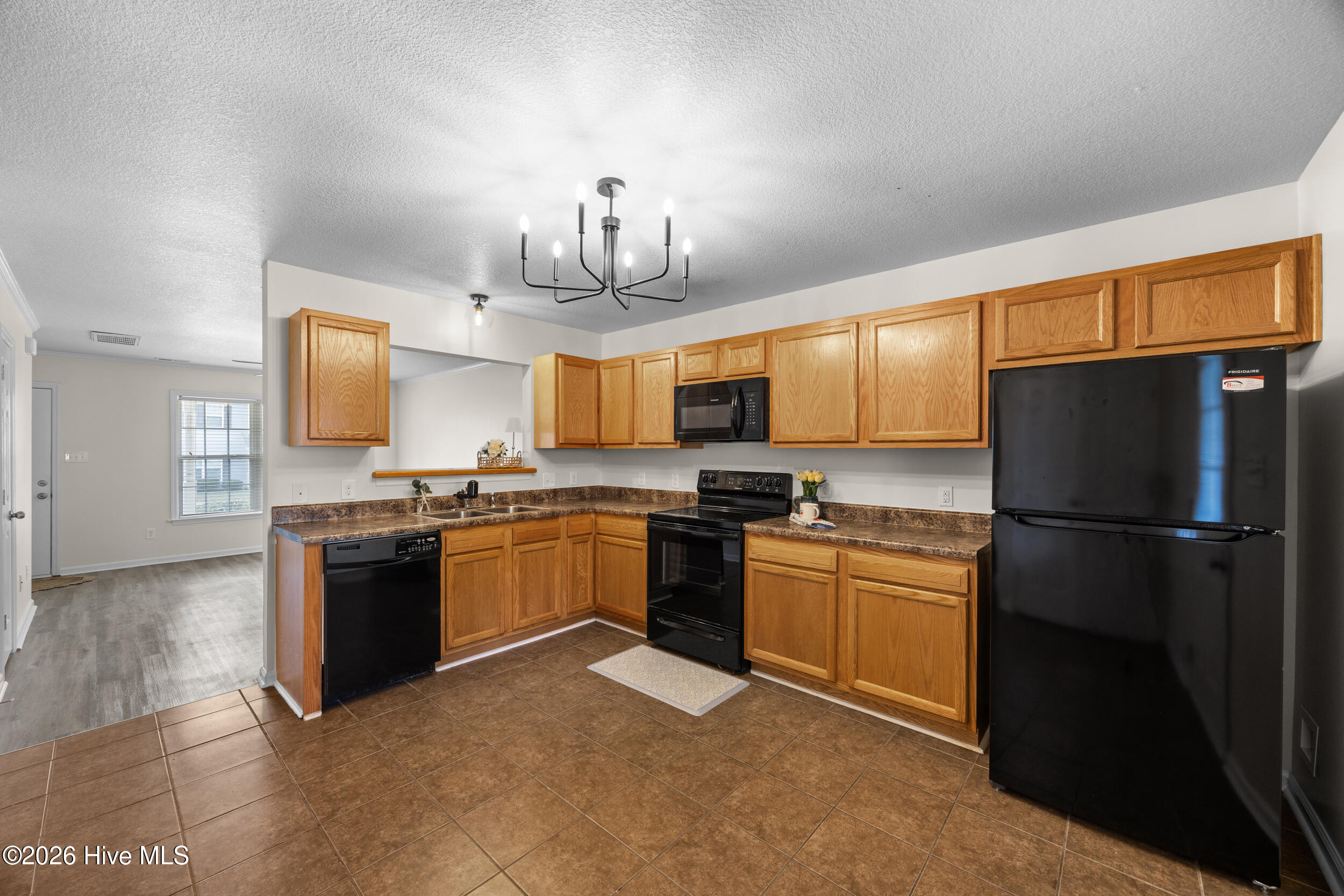 100552450 | Photo 12