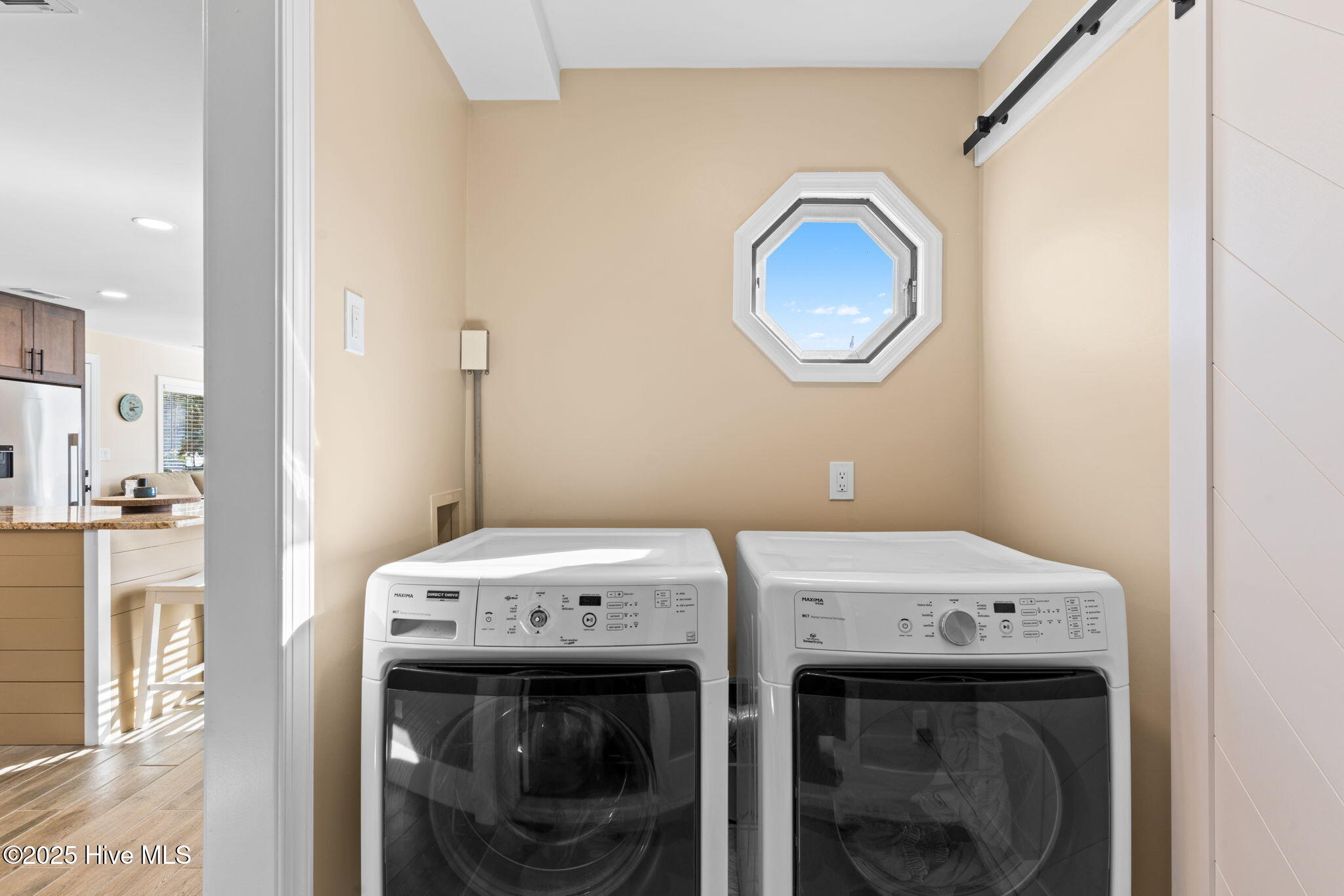 100539848 | Photo 22